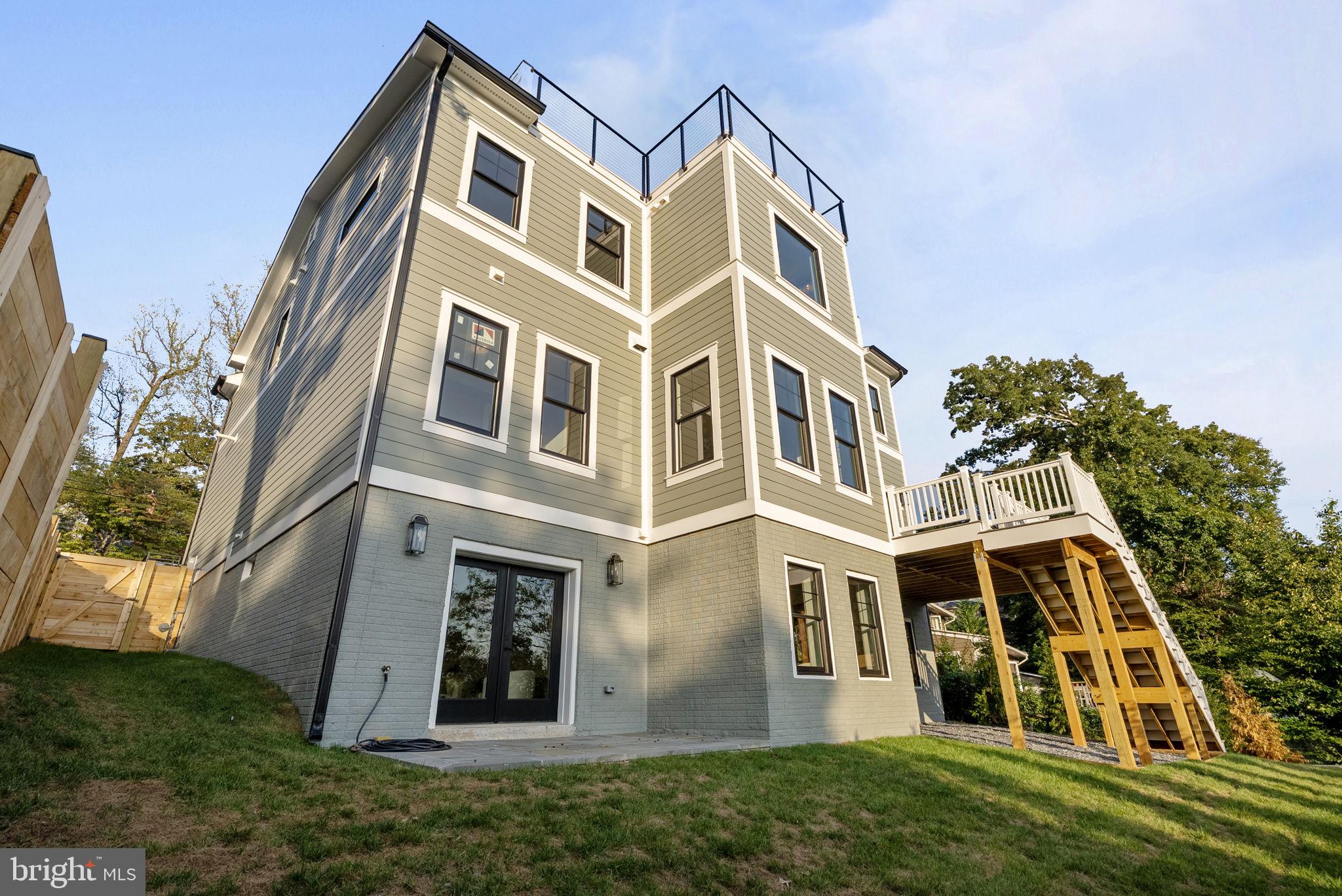 FAIRWAY HILLS - Residential