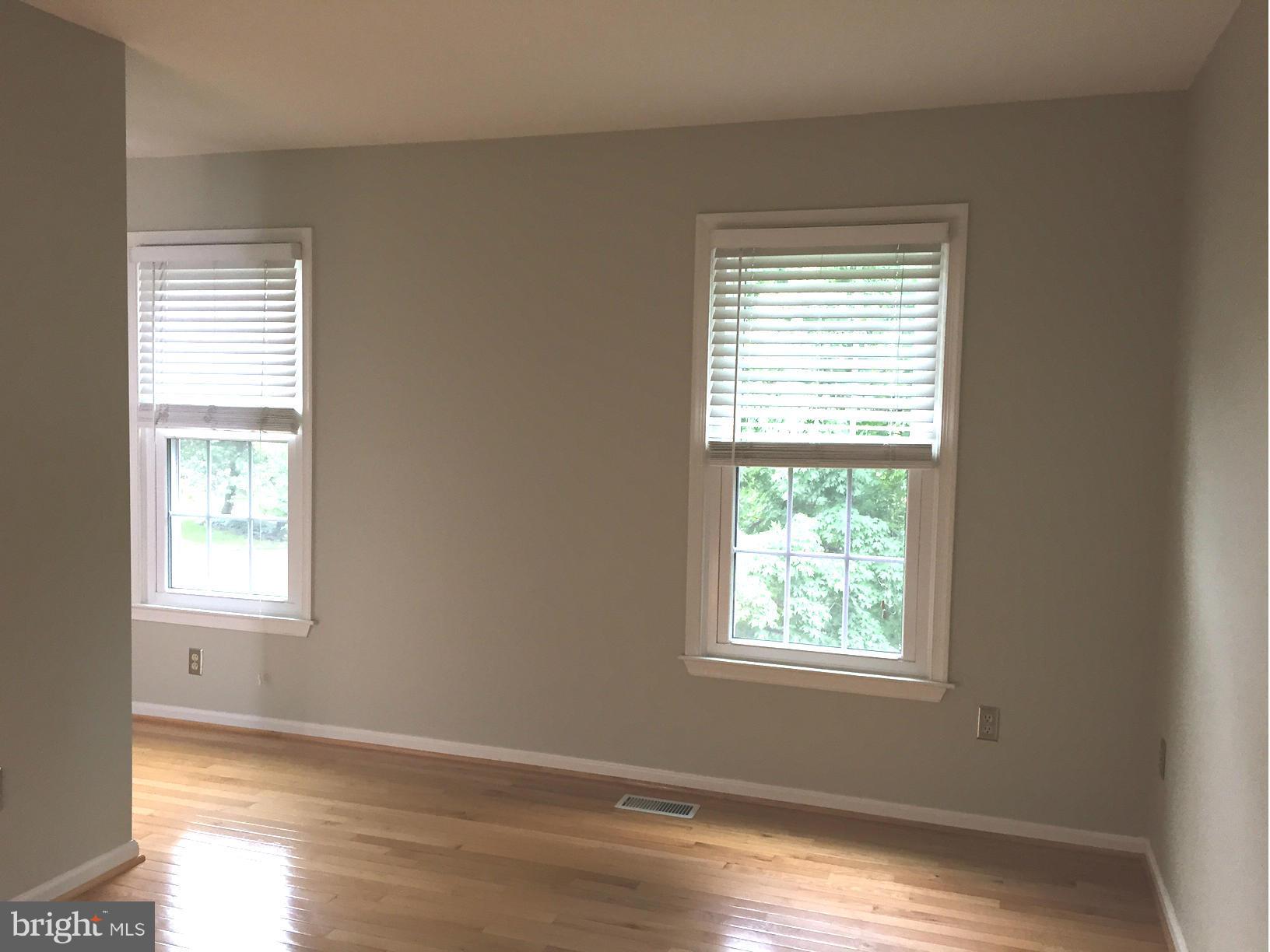 WOODFORD PARK COURTS - Residential Lease