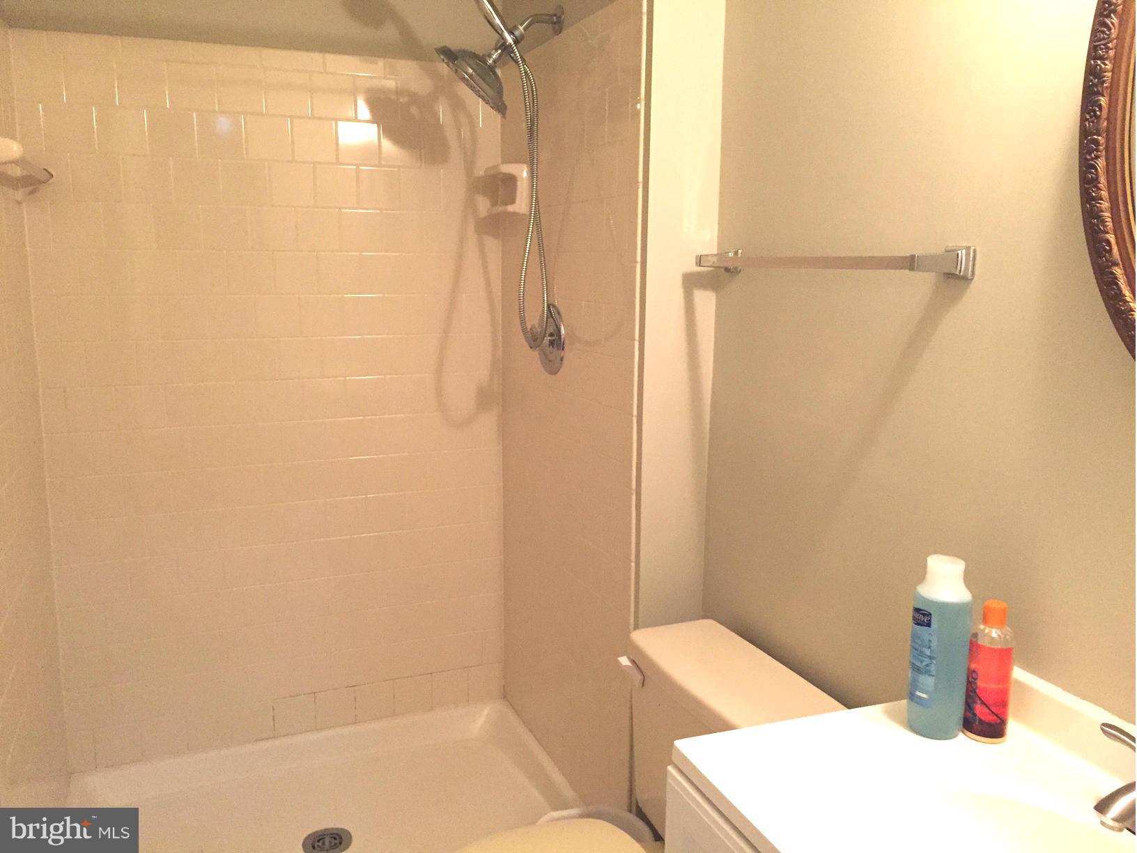 WOODFORD PARK COURTS - Residential Lease