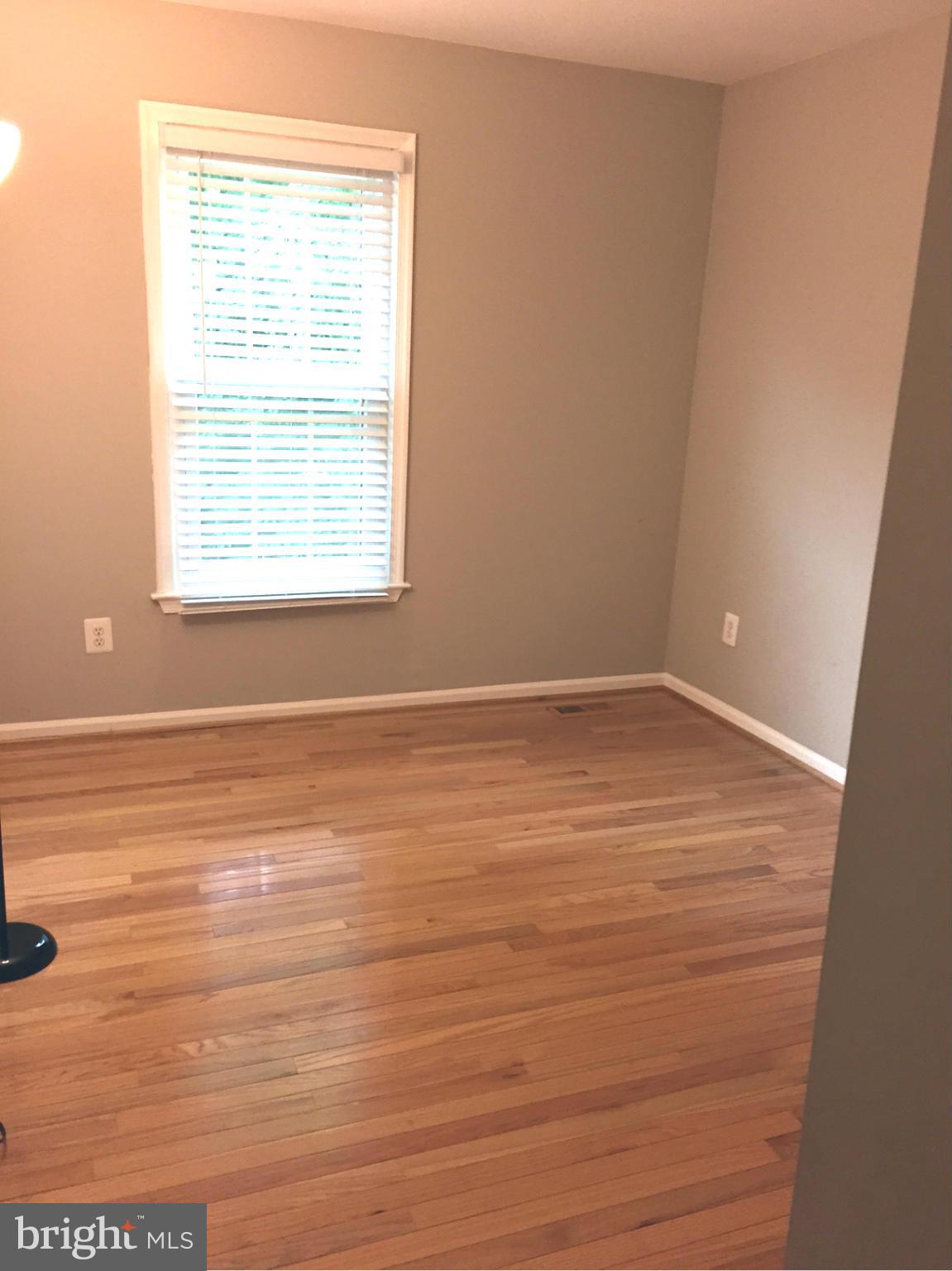 WOODFORD PARK COURTS - Residential Lease