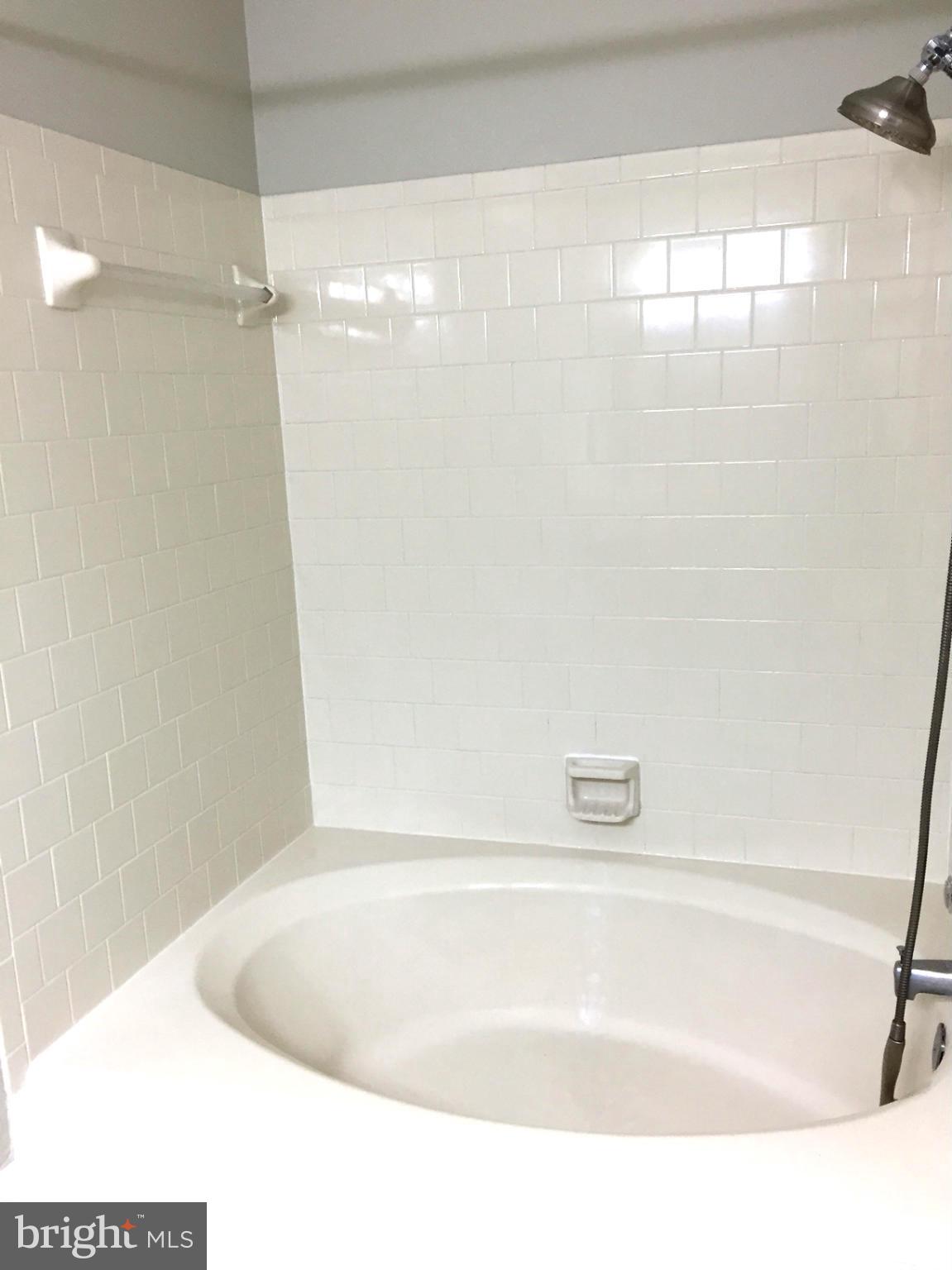 WOODFORD PARK COURTS - Residential Lease