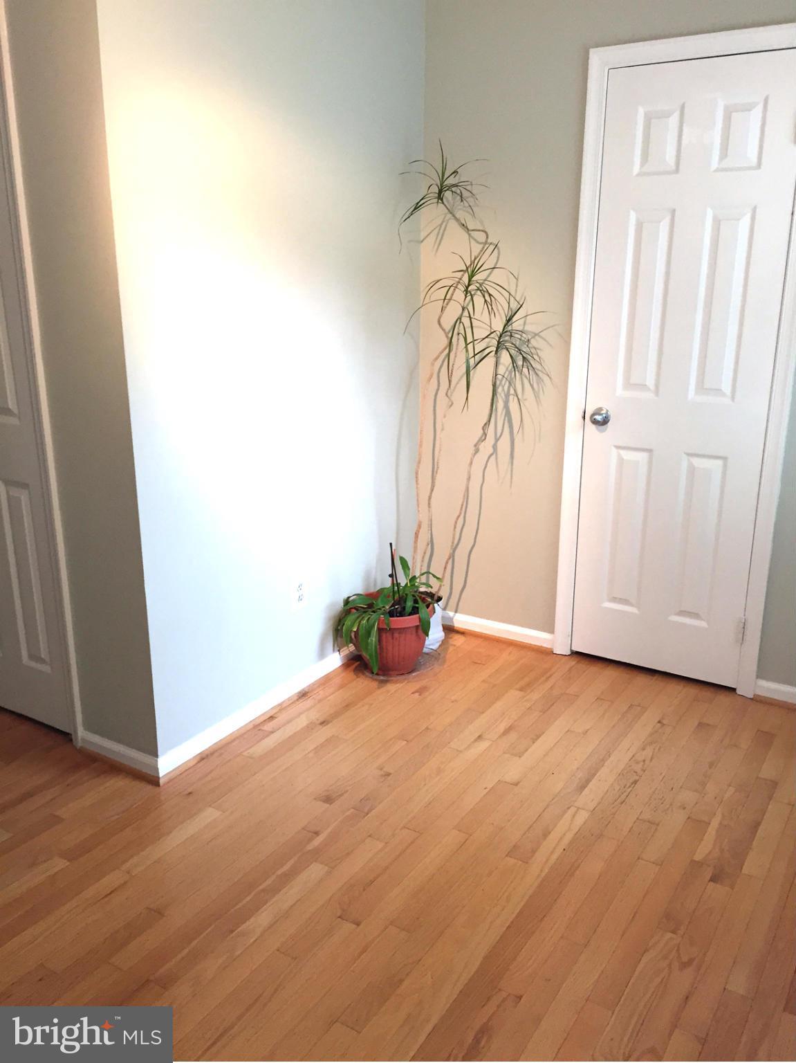 WOODFORD PARK COURTS - Residential Lease