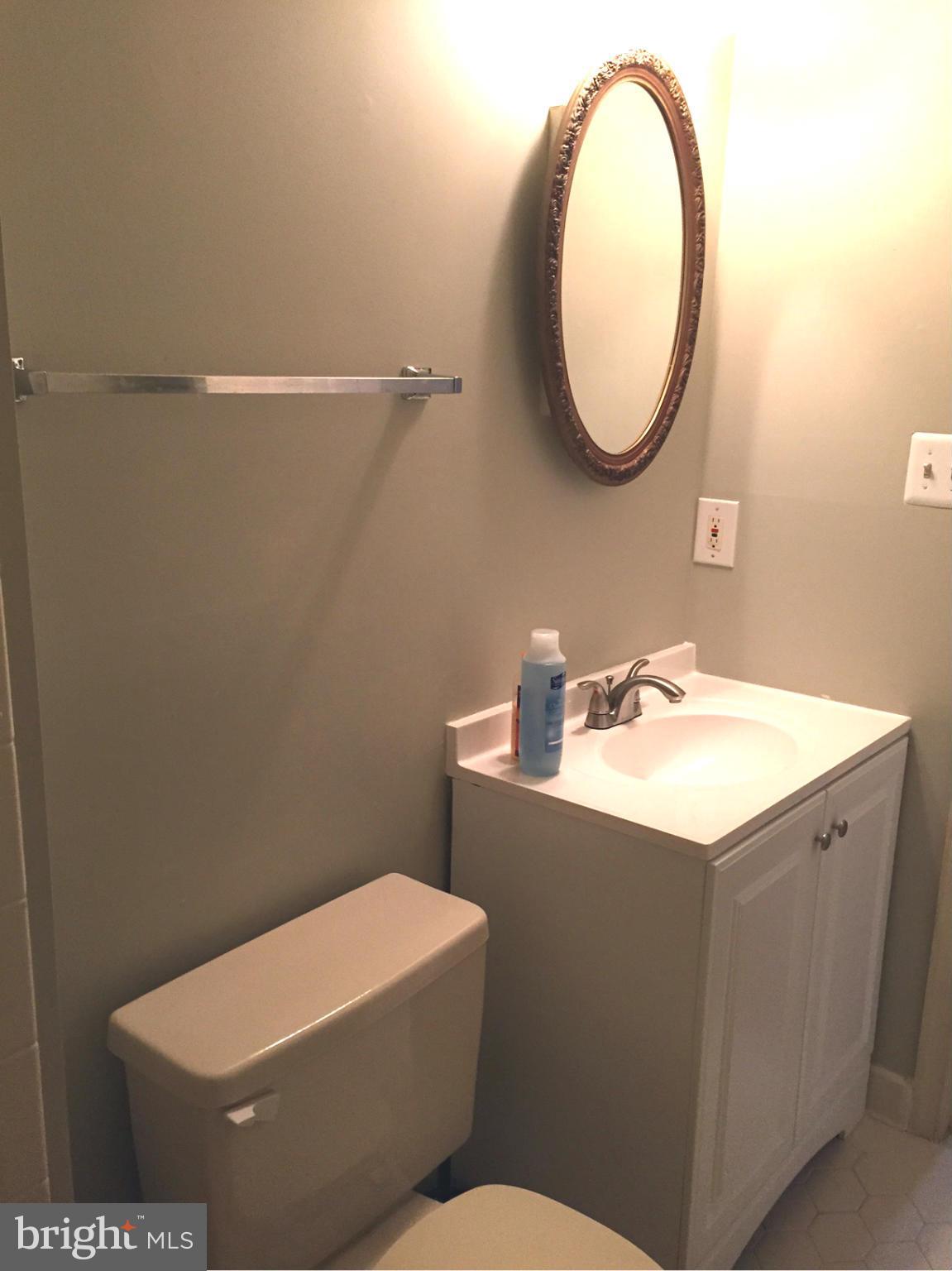 WOODFORD PARK COURTS - Residential Lease