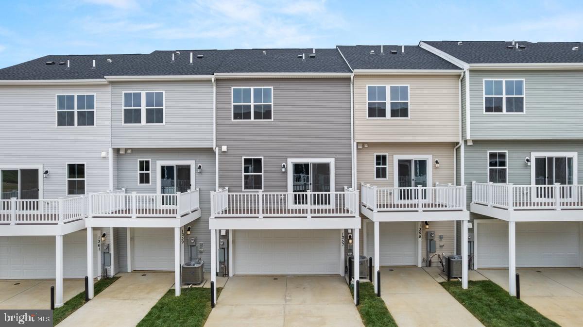 RED CLOVER MEADOWS - Residential Lease