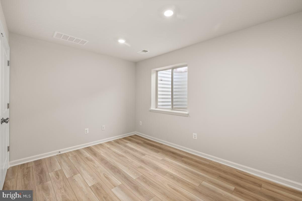 RED CLOVER MEADOWS - Residential Lease