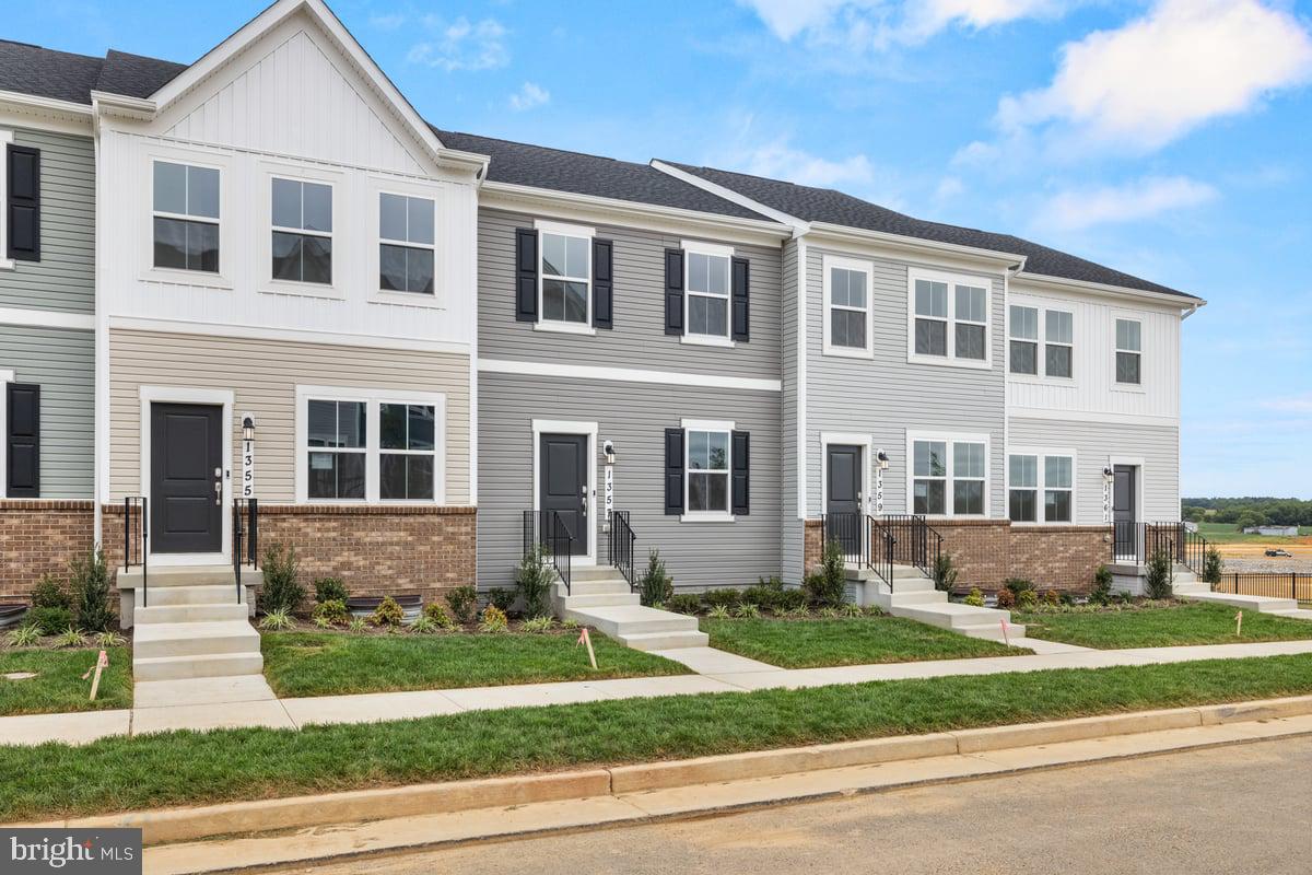 RED CLOVER MEADOWS - Residential Lease