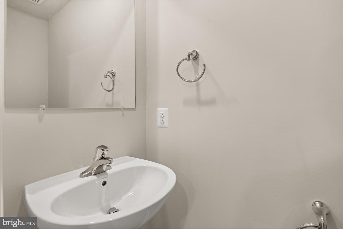 RED CLOVER MEADOWS - Residential Lease