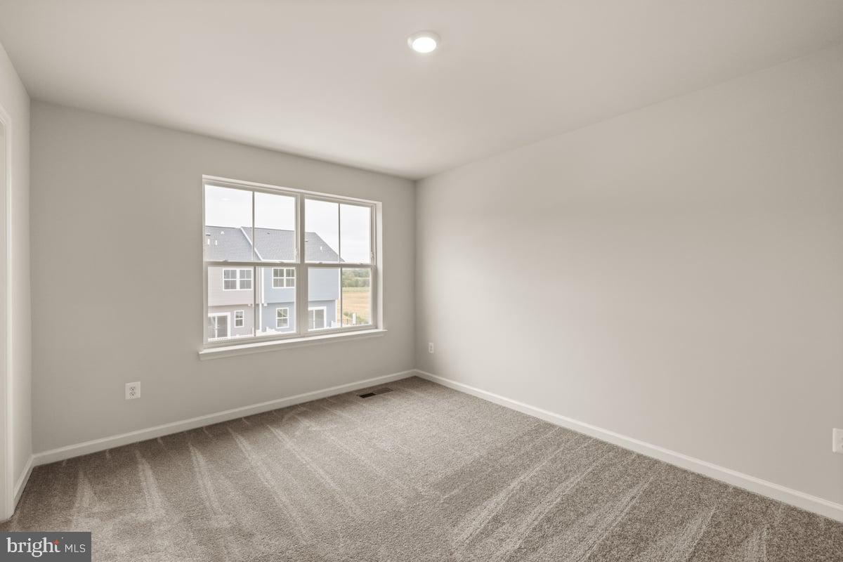 RED CLOVER MEADOWS - Residential Lease