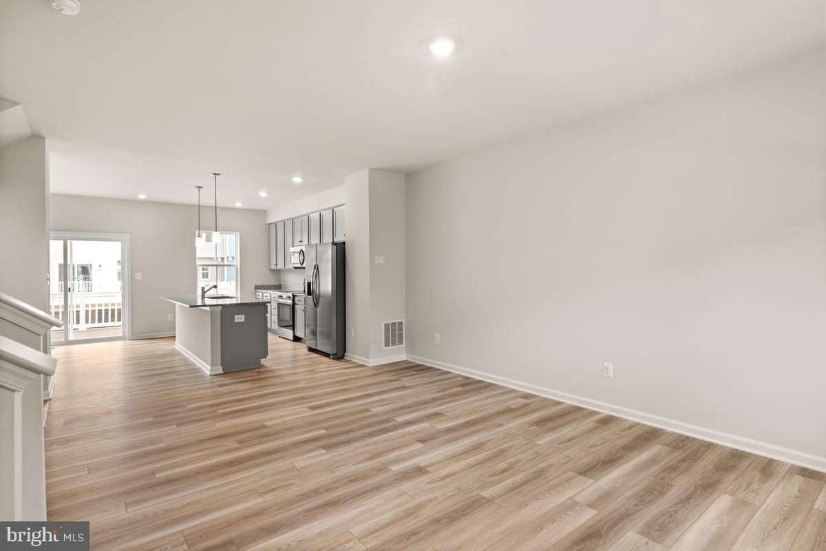 RED CLOVER MEADOWS - Residential Lease