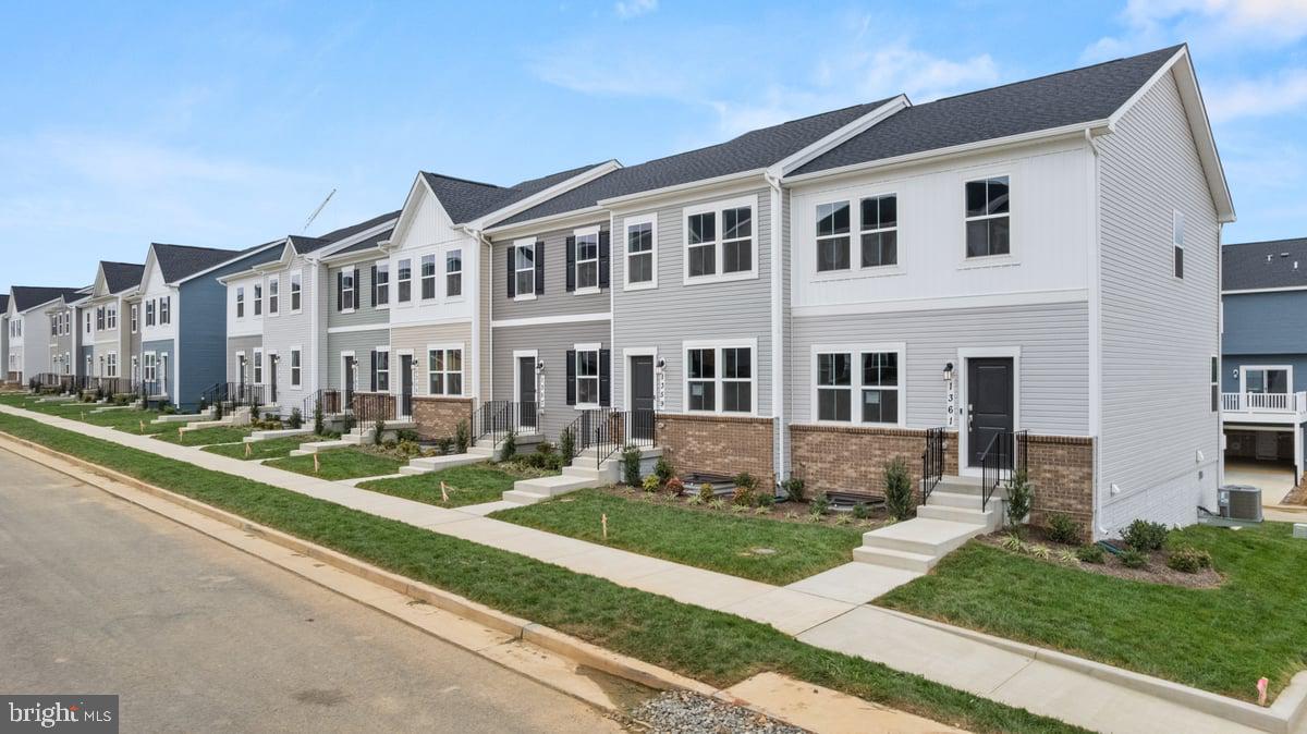 RED CLOVER MEADOWS - Residential Lease