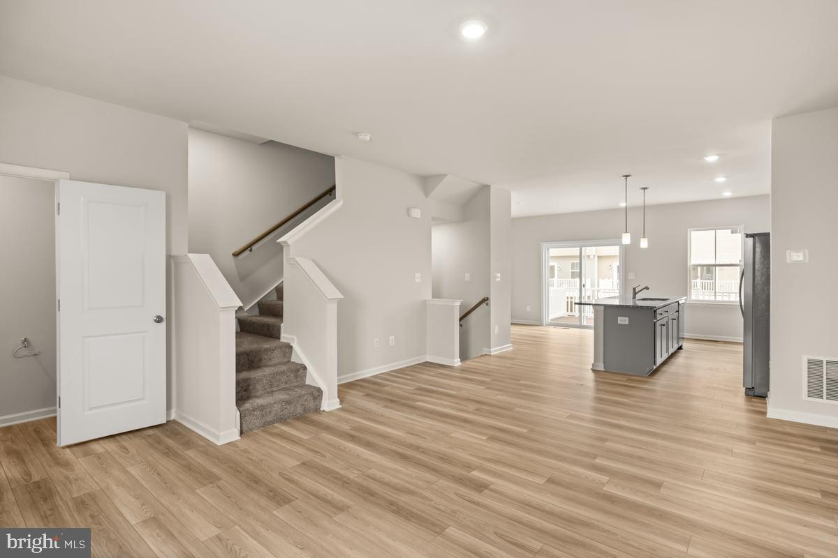 RED CLOVER MEADOWS - Residential Lease