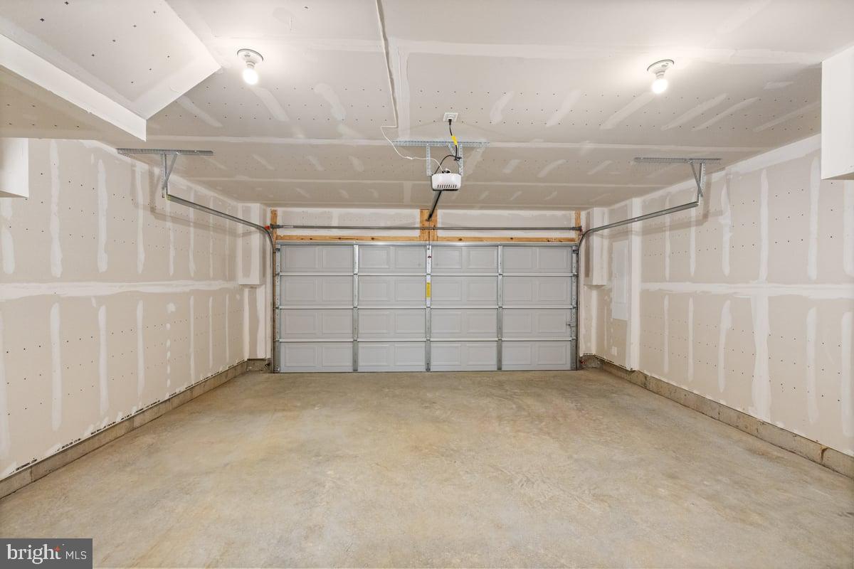 RED CLOVER MEADOWS - Residential Lease