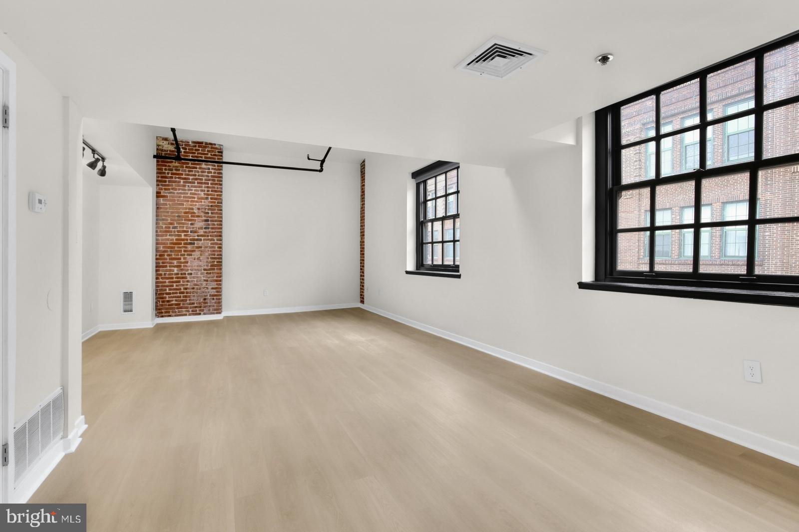 OLD CITY - Residential Lease