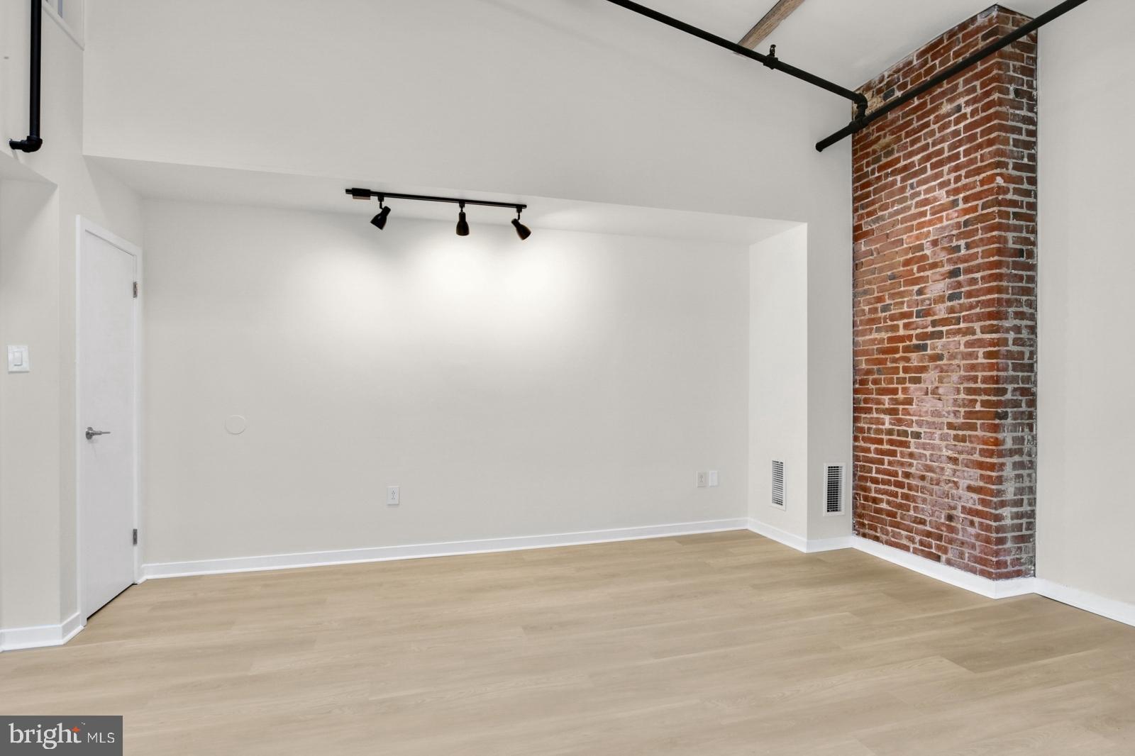 OLD CITY - Residential Lease