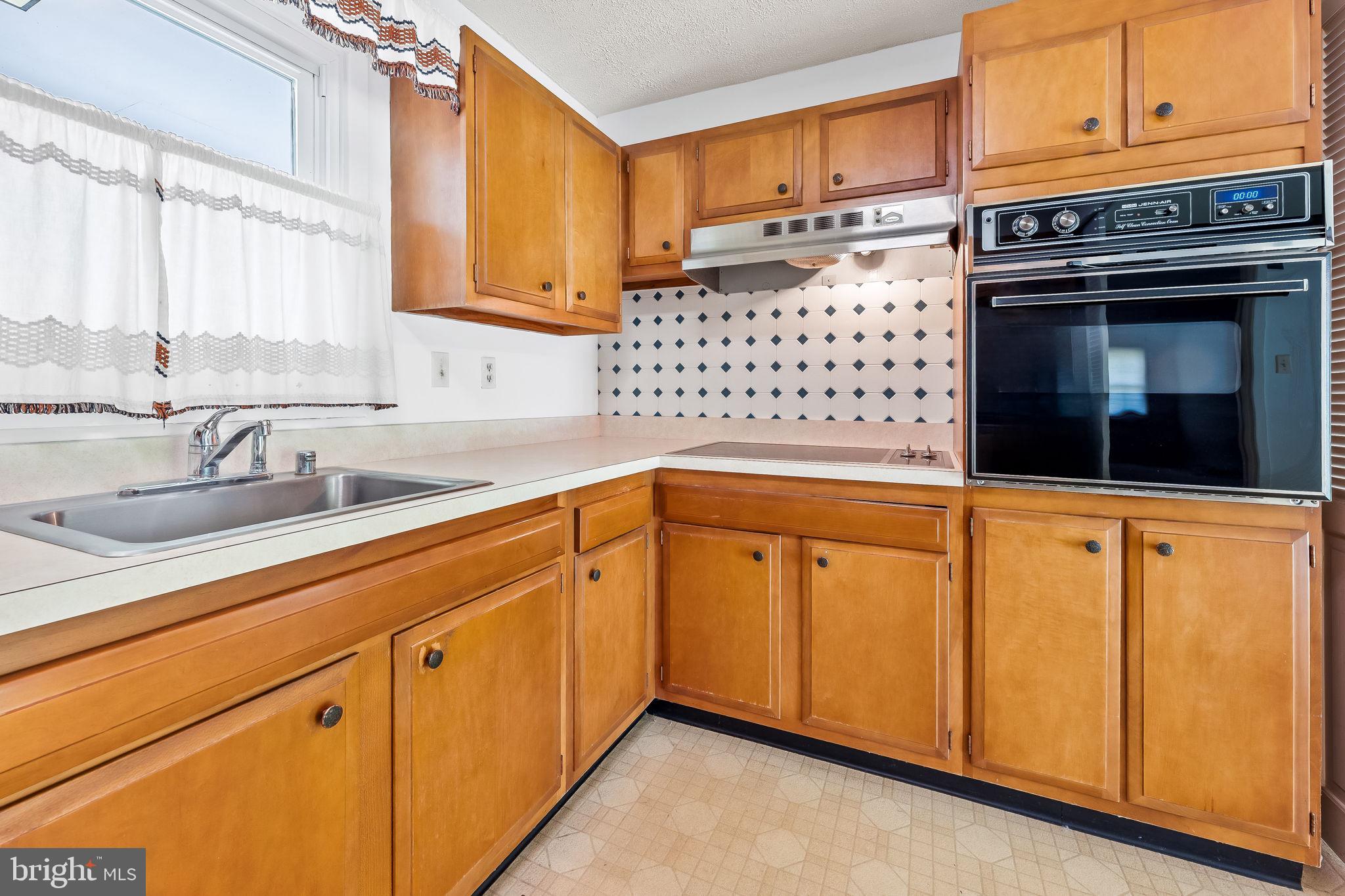 WHITEHALL AT BELAIR - Residential