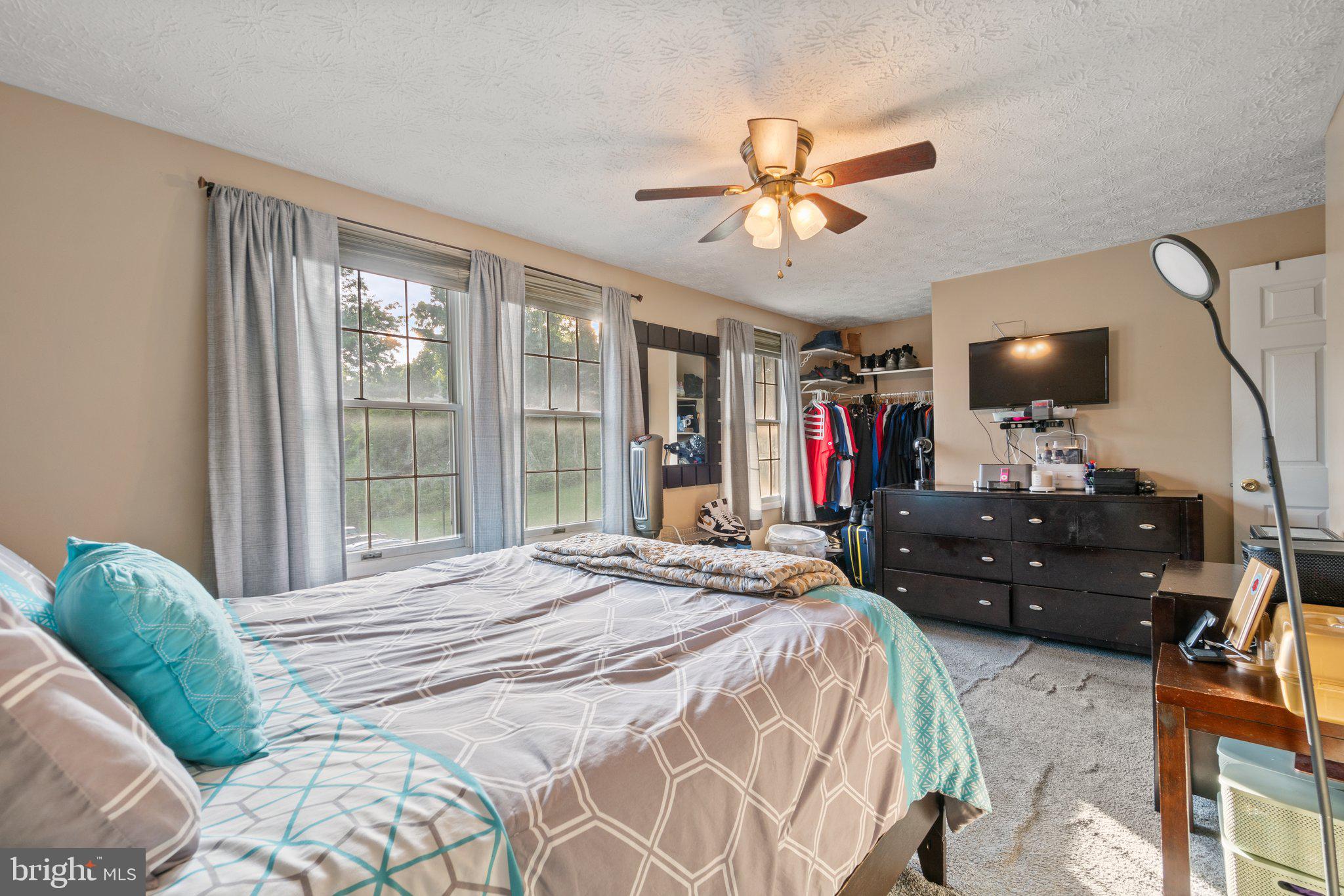 WILLOW HILLS - Residential