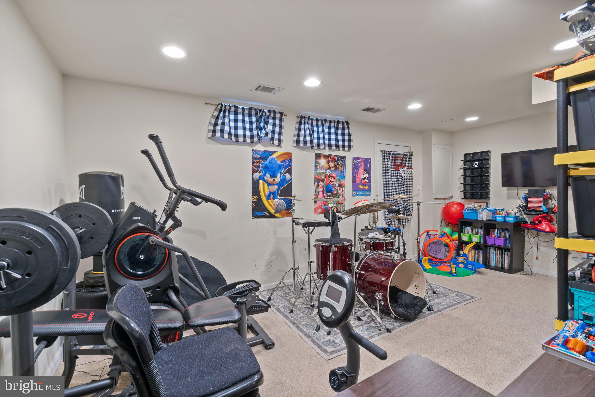 WILLOW HILLS - Residential