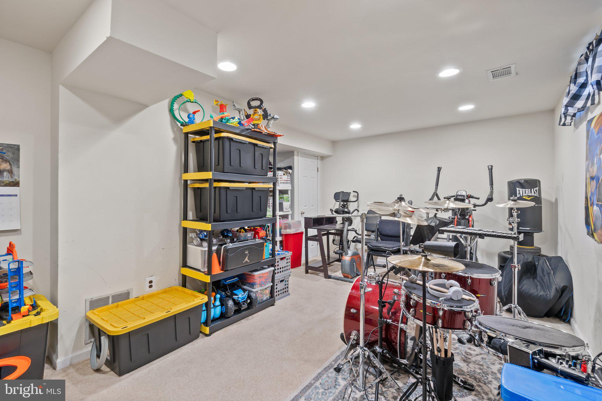 WILLOW HILLS - Residential