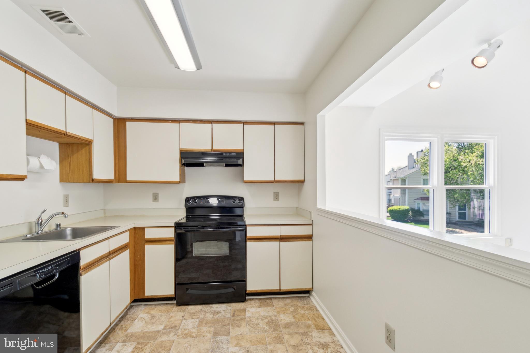 THE VILLAGE AT GREENS OF PATUXENT - Residential Lease