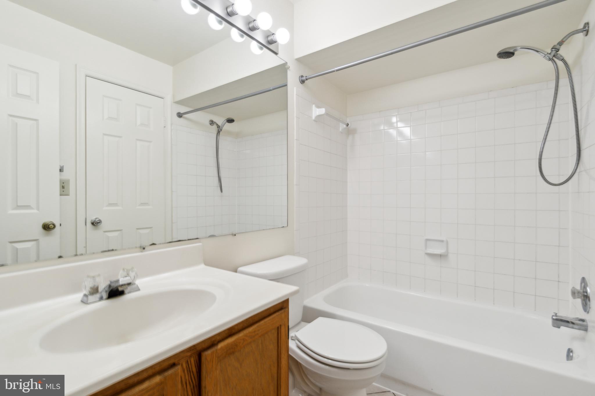 THE VILLAGE AT GREENS OF PATUXENT - Residential Lease