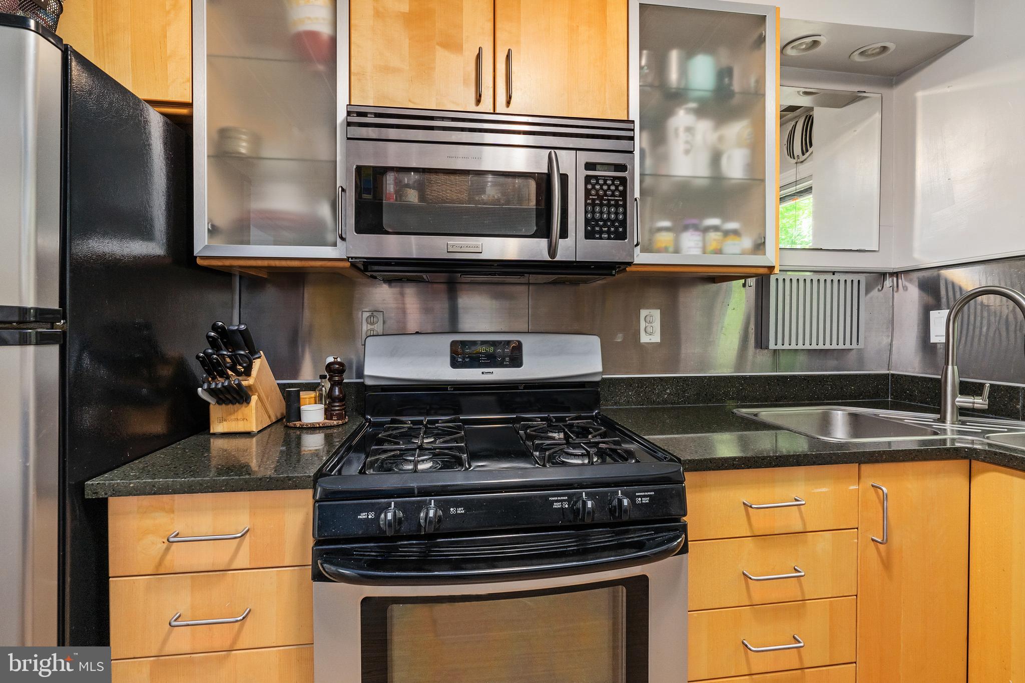 ROLAND PARK - Residential