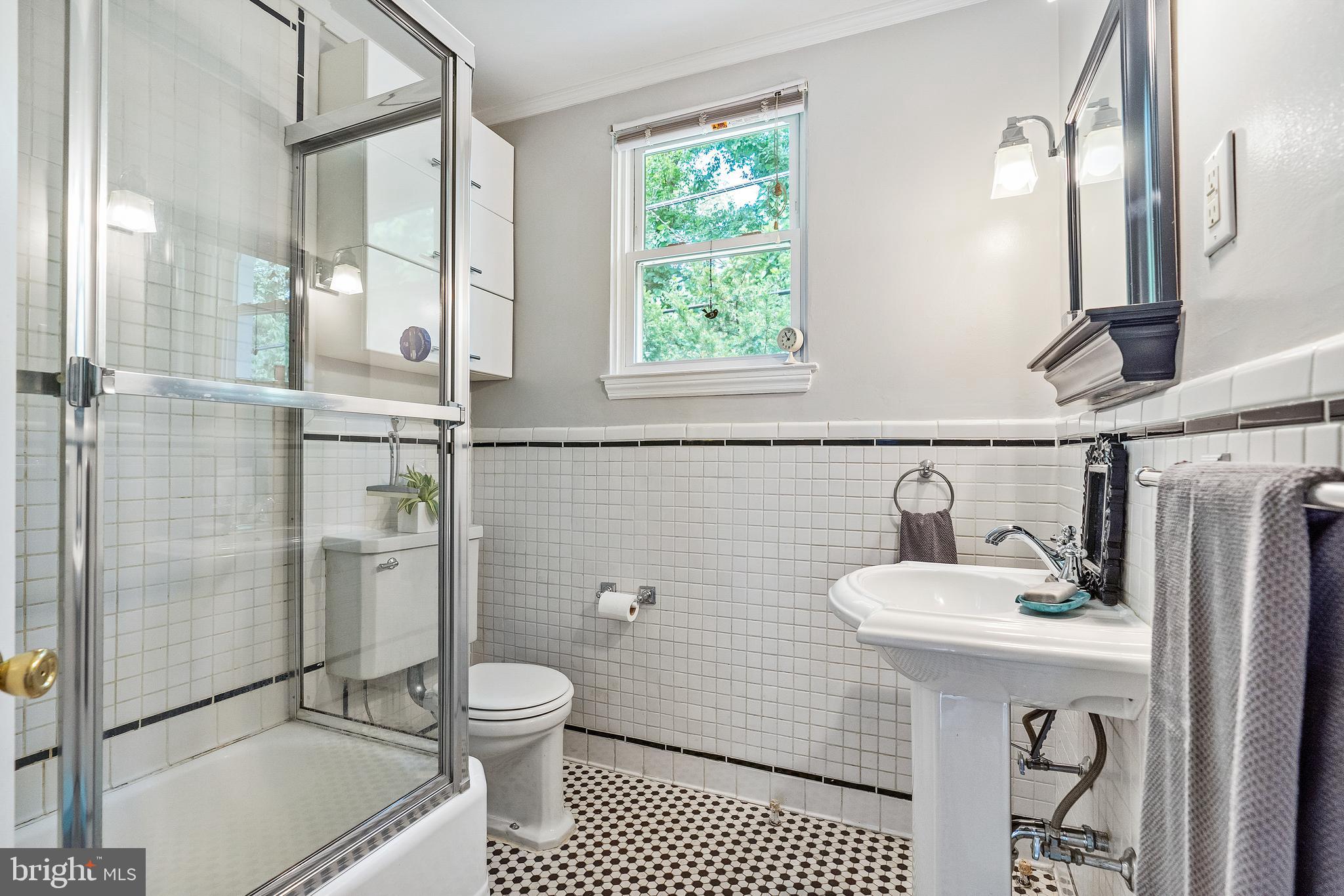 ROLAND PARK - Residential