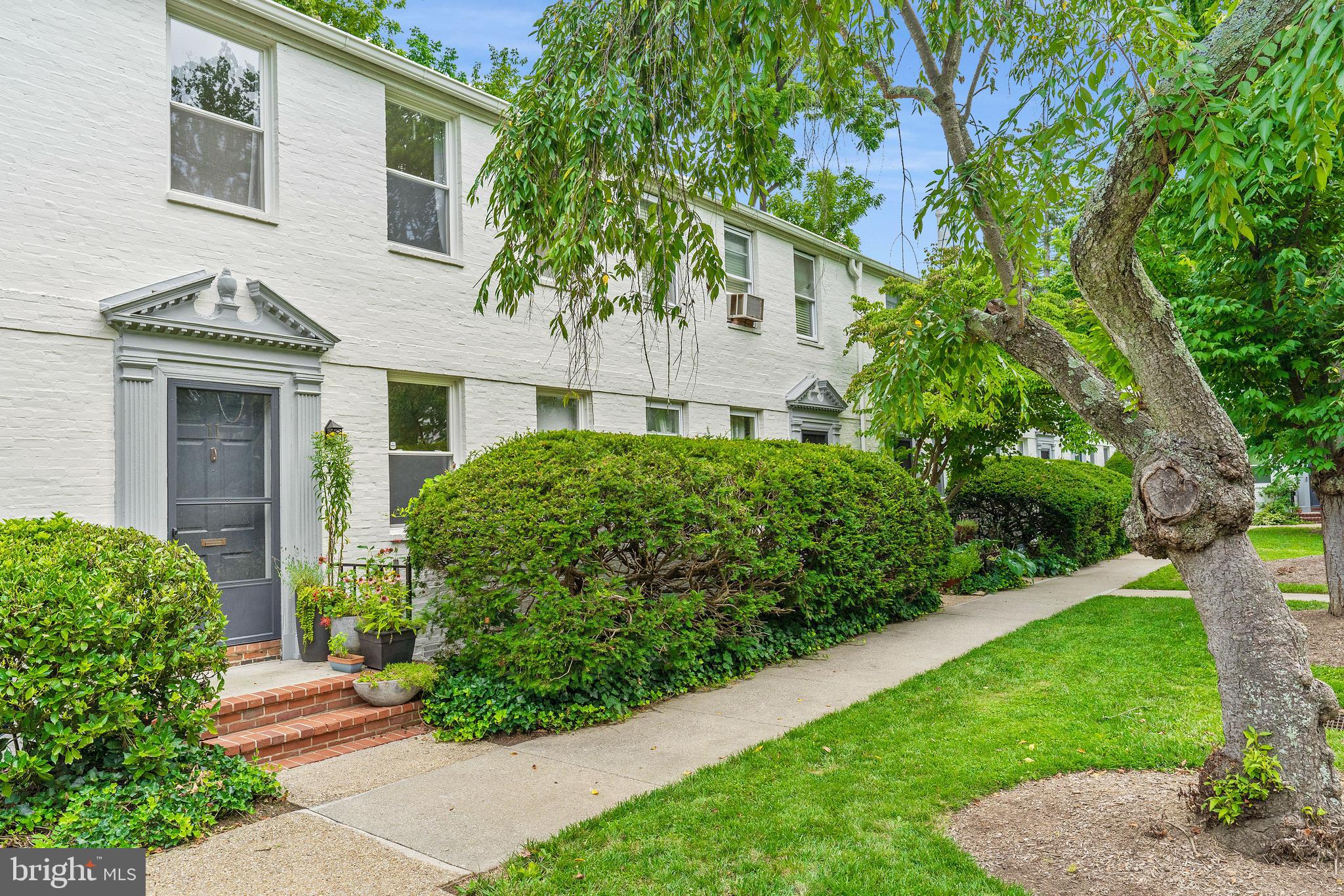 ROLAND PARK - Residential