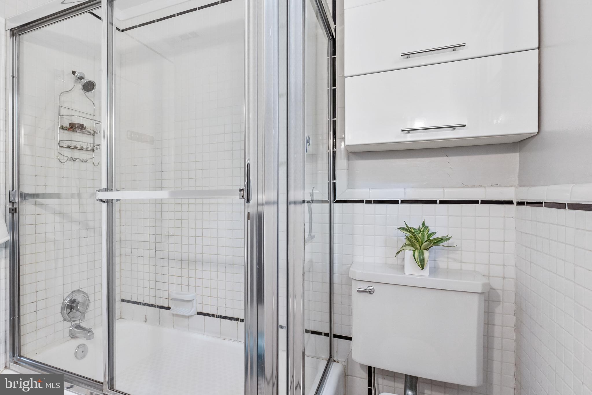 ROLAND PARK - Residential