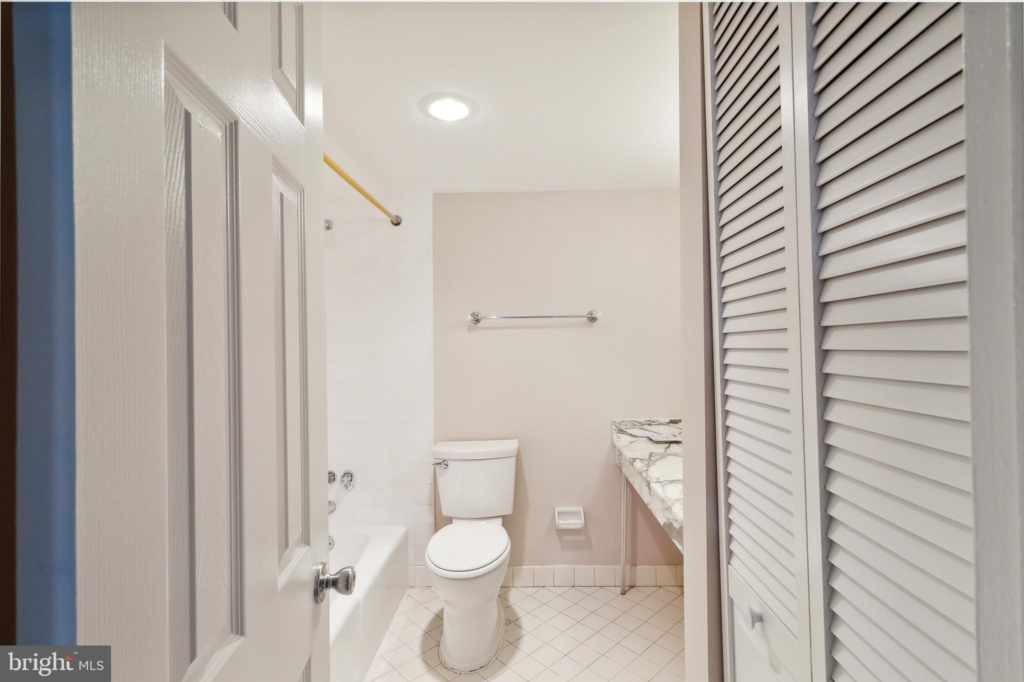 THE FOUNTAINS - Residential Lease