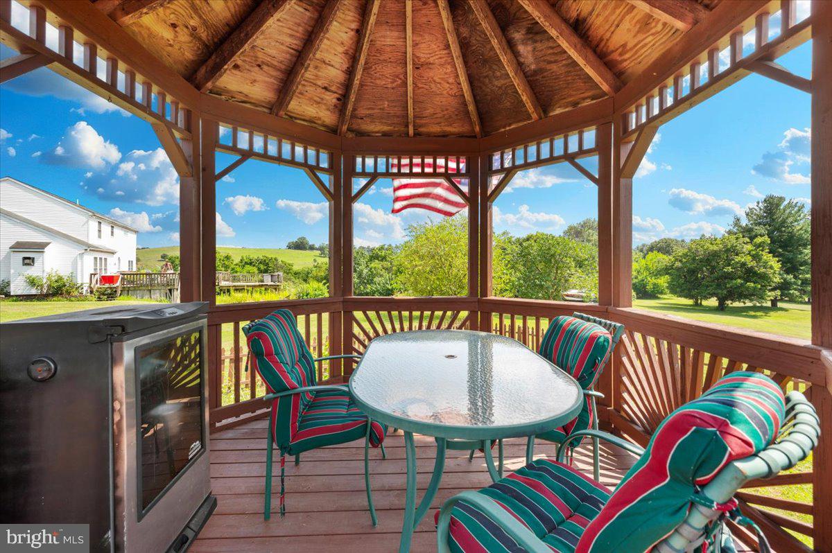 MOUNTAIN VIEW ESTATES - Residential