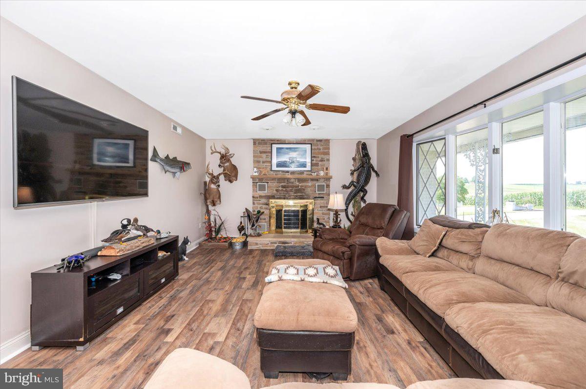 MOUNTAIN VIEW ESTATES - Residential