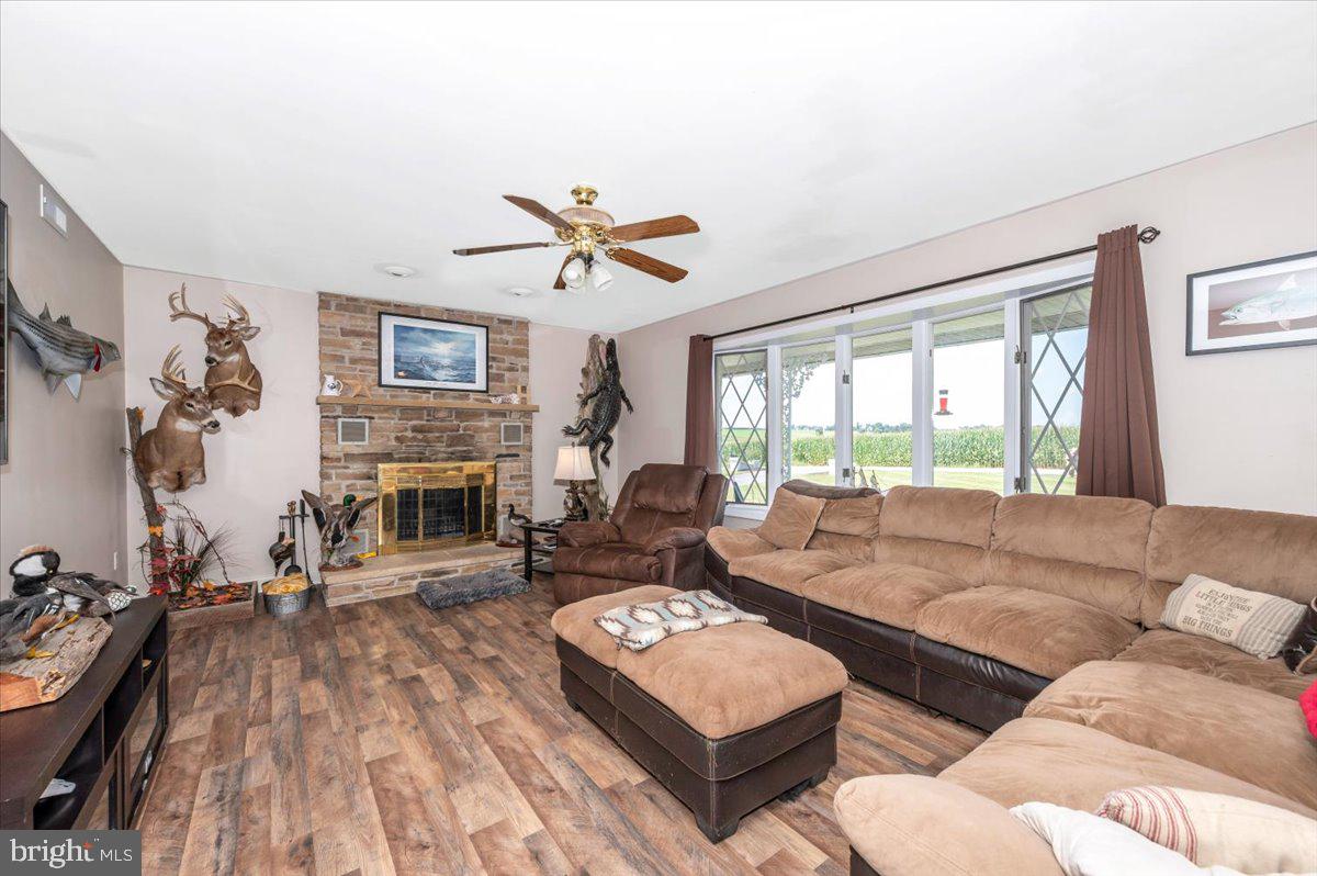 MOUNTAIN VIEW ESTATES - Residential