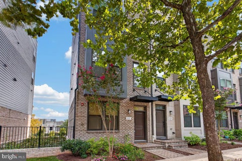 Photo of 1531 Piccard Drive, ROCKVILLE, MD 20850 (MLS # MDMC2256656)
