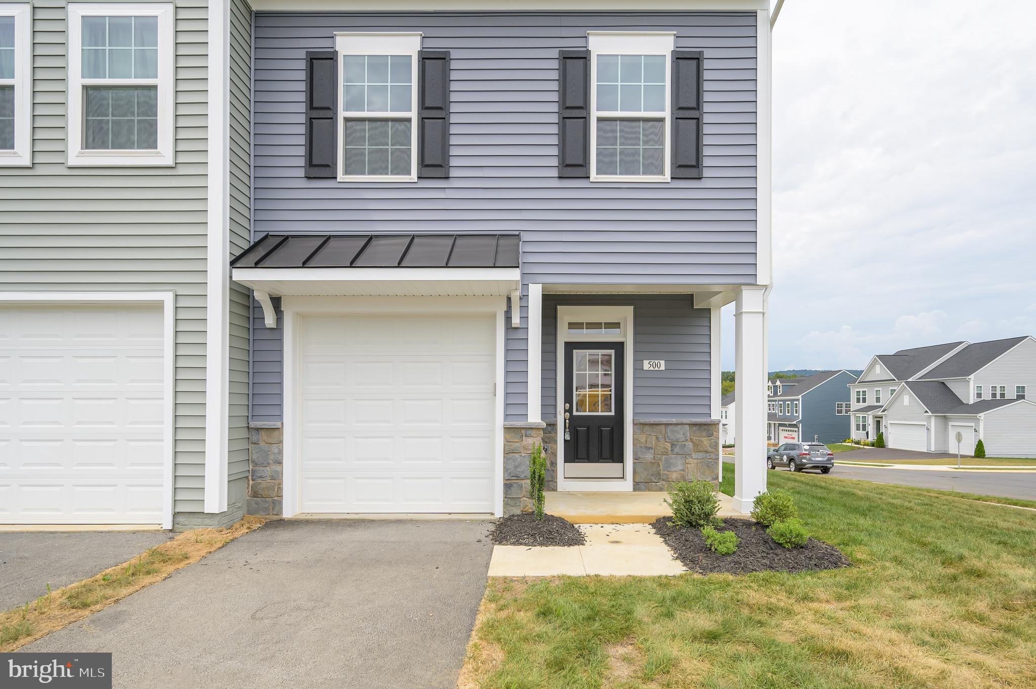 MARTINSBURG STATION - Residential Lease