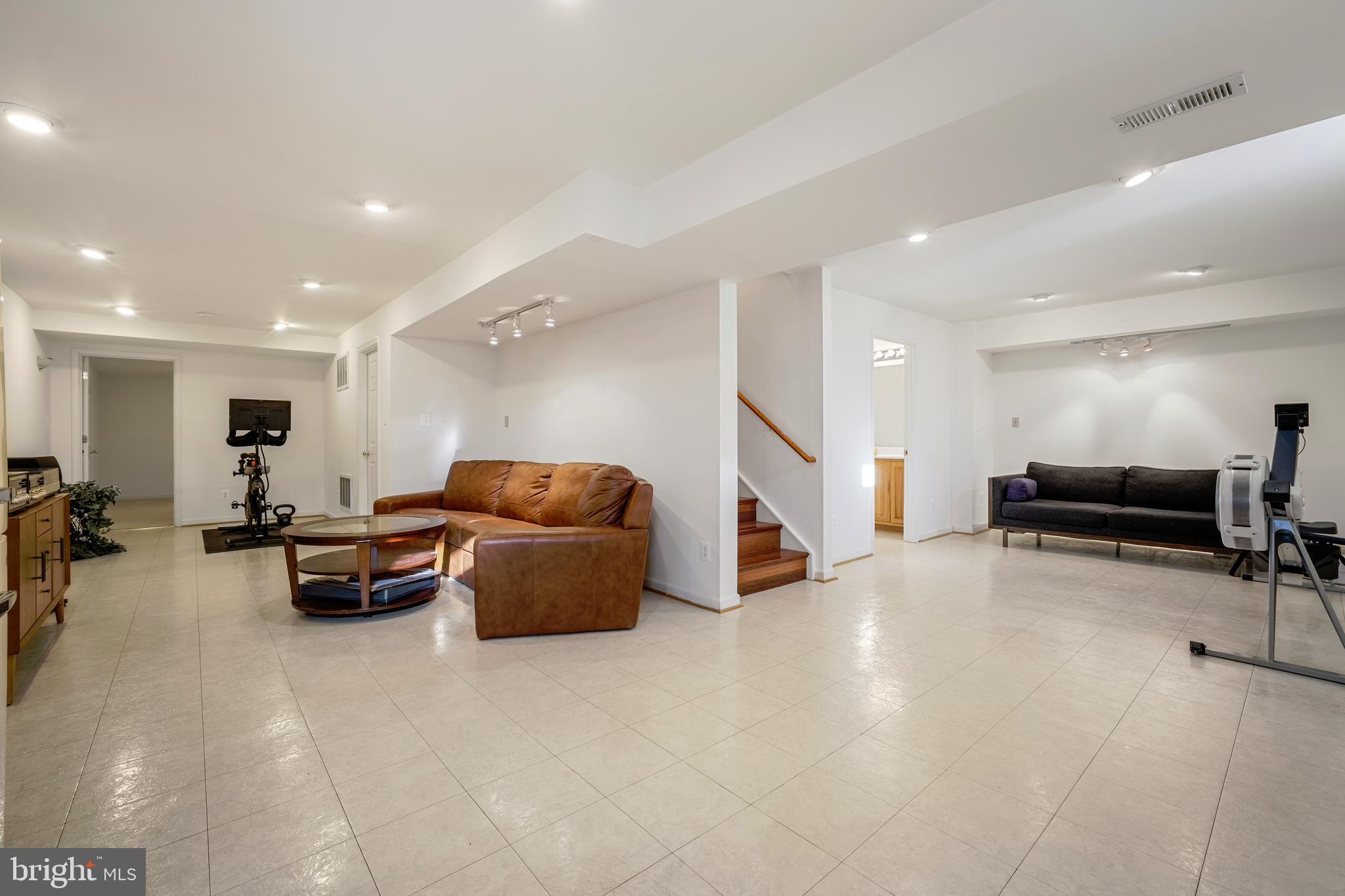 ROCKHILL CENTER ESTATES - Residential