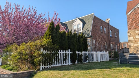 Townhouse For Sale - 1803 Hoffnagle Street<br/> PHILADELPHIA, PA 19152