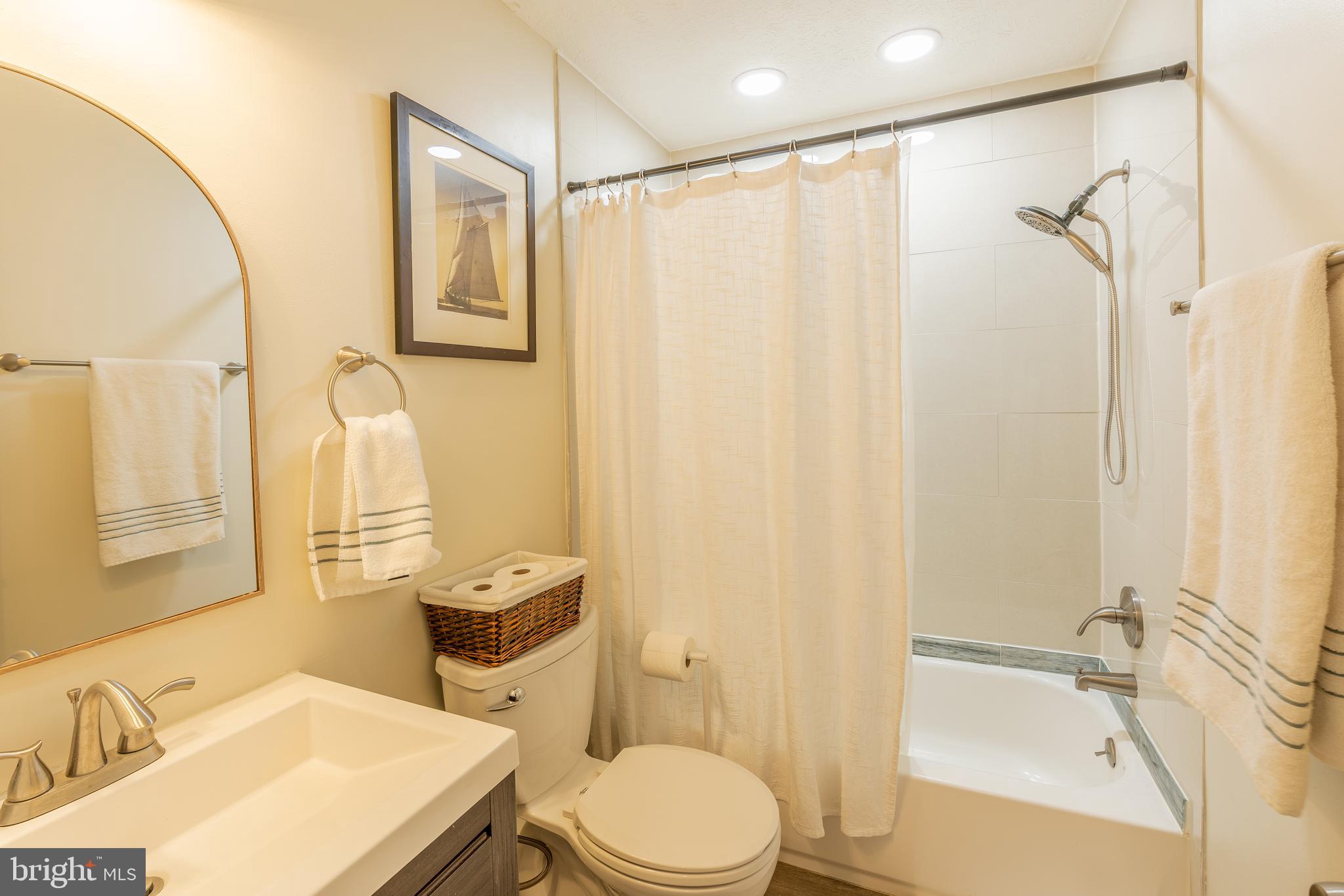 ST CHARLES SUB - DORCHESTER - Residential Lease