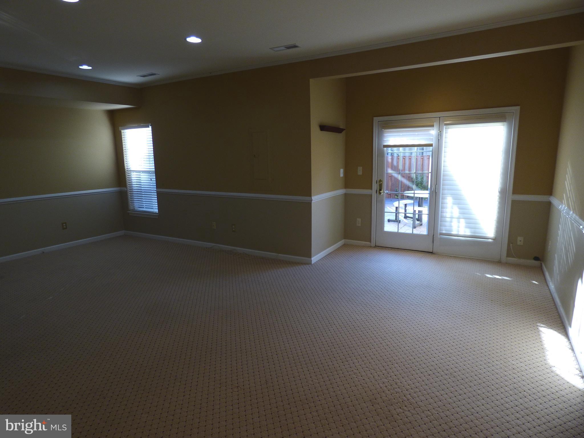 SOUTH RIDING - Residential Lease