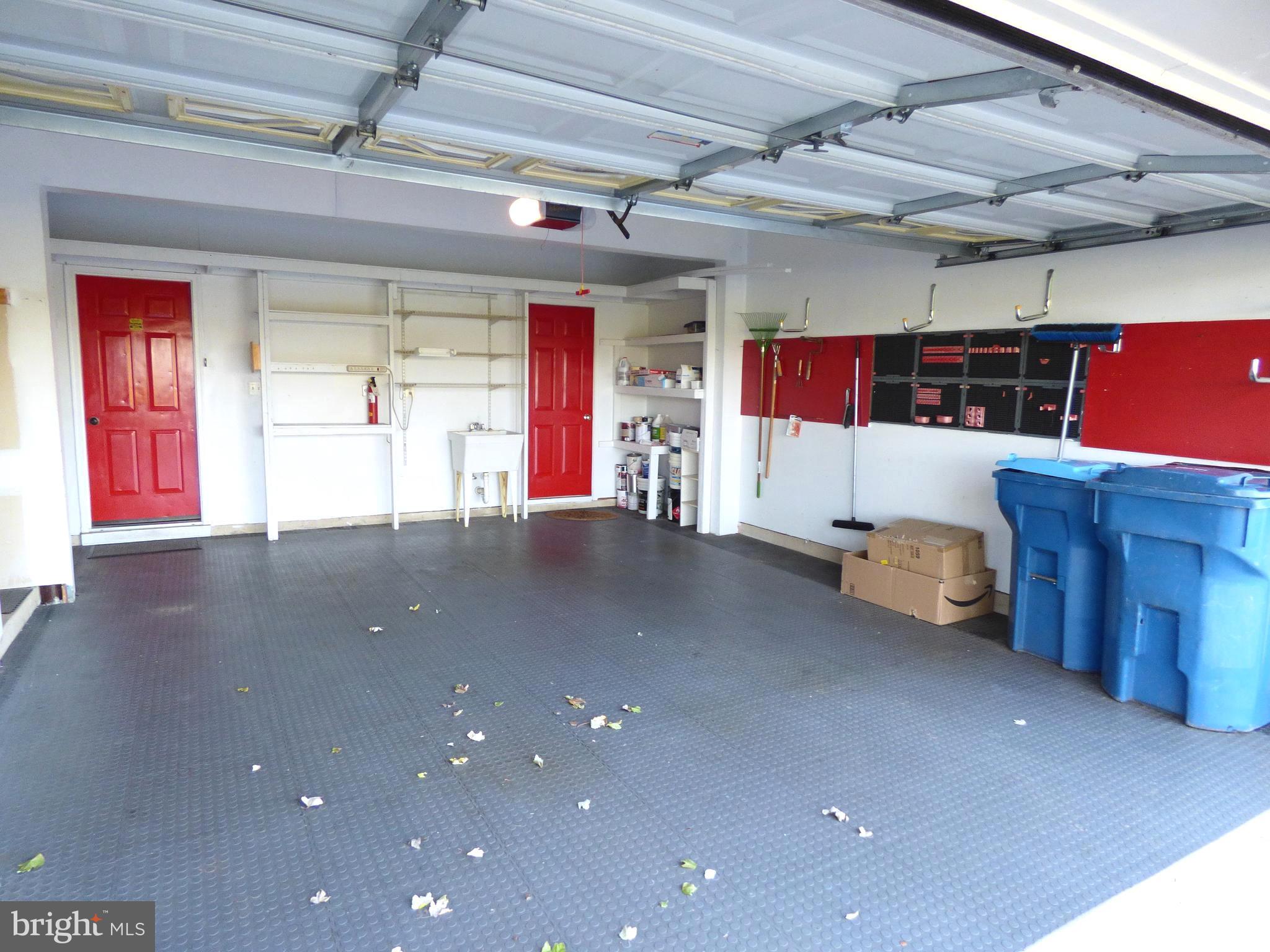 SOUTH RIDING - Residential Lease