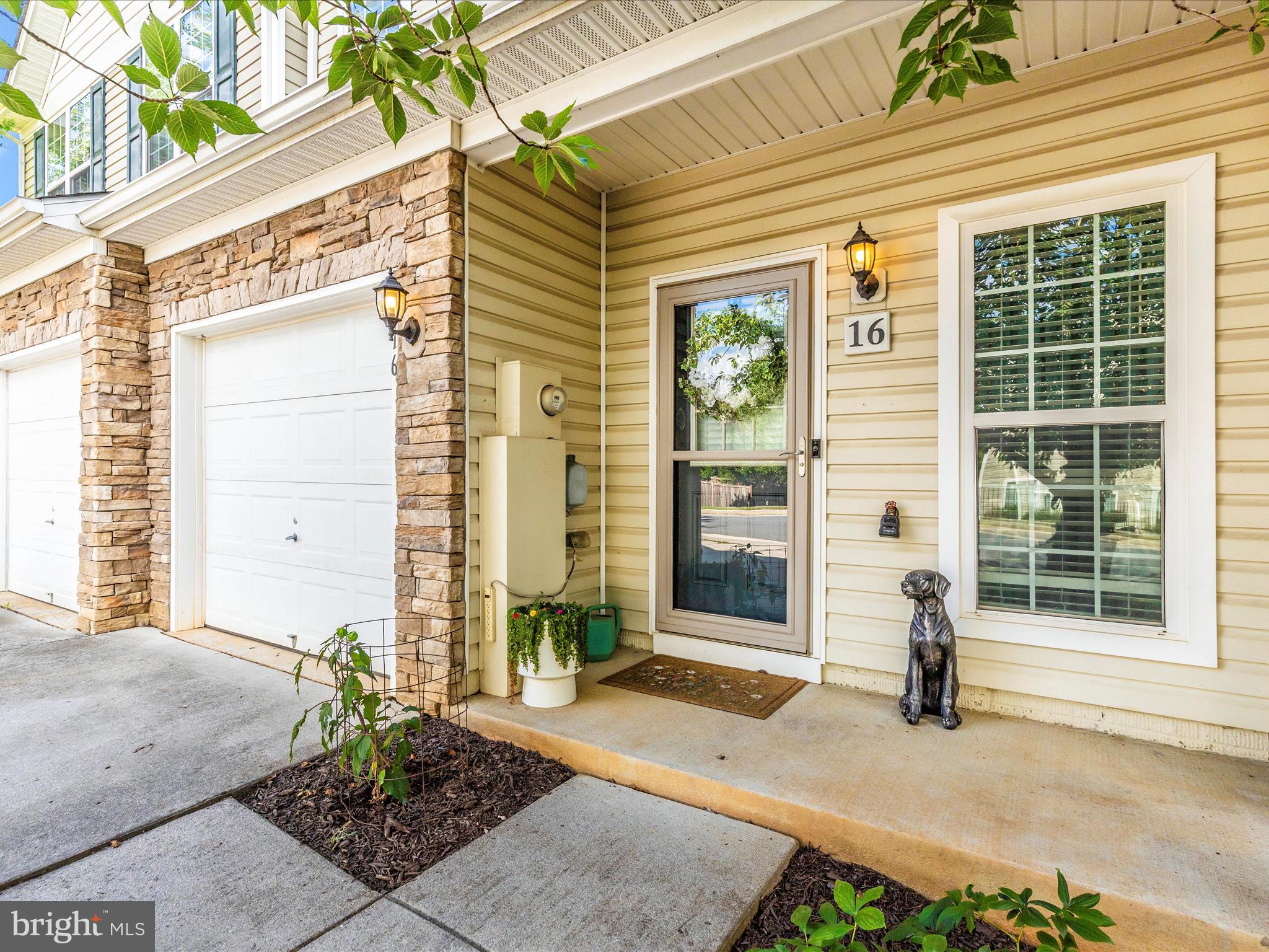 ARCHERS ROCK - Residential