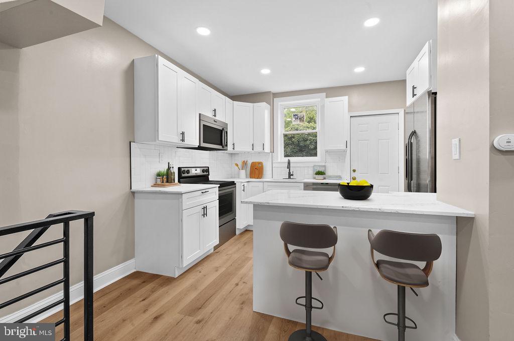 1121 W 8TH STREET