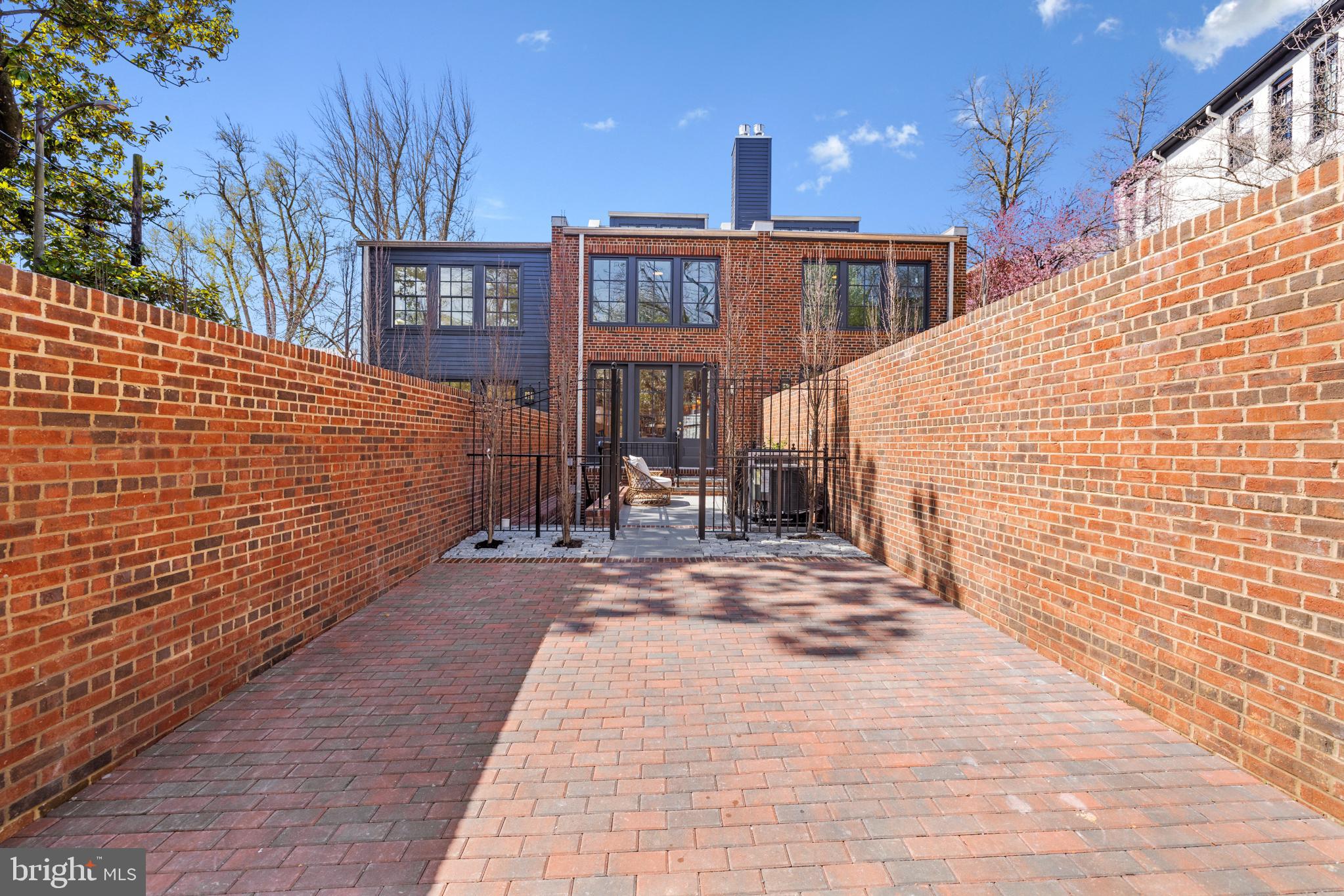 GEORGETOWN - Residential