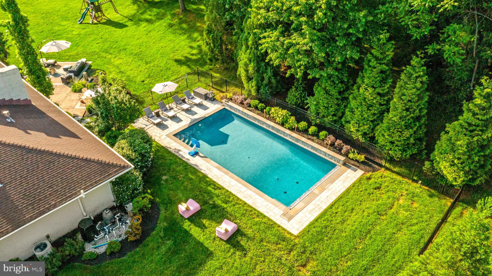 JONATHANS DELIGHT - Residential