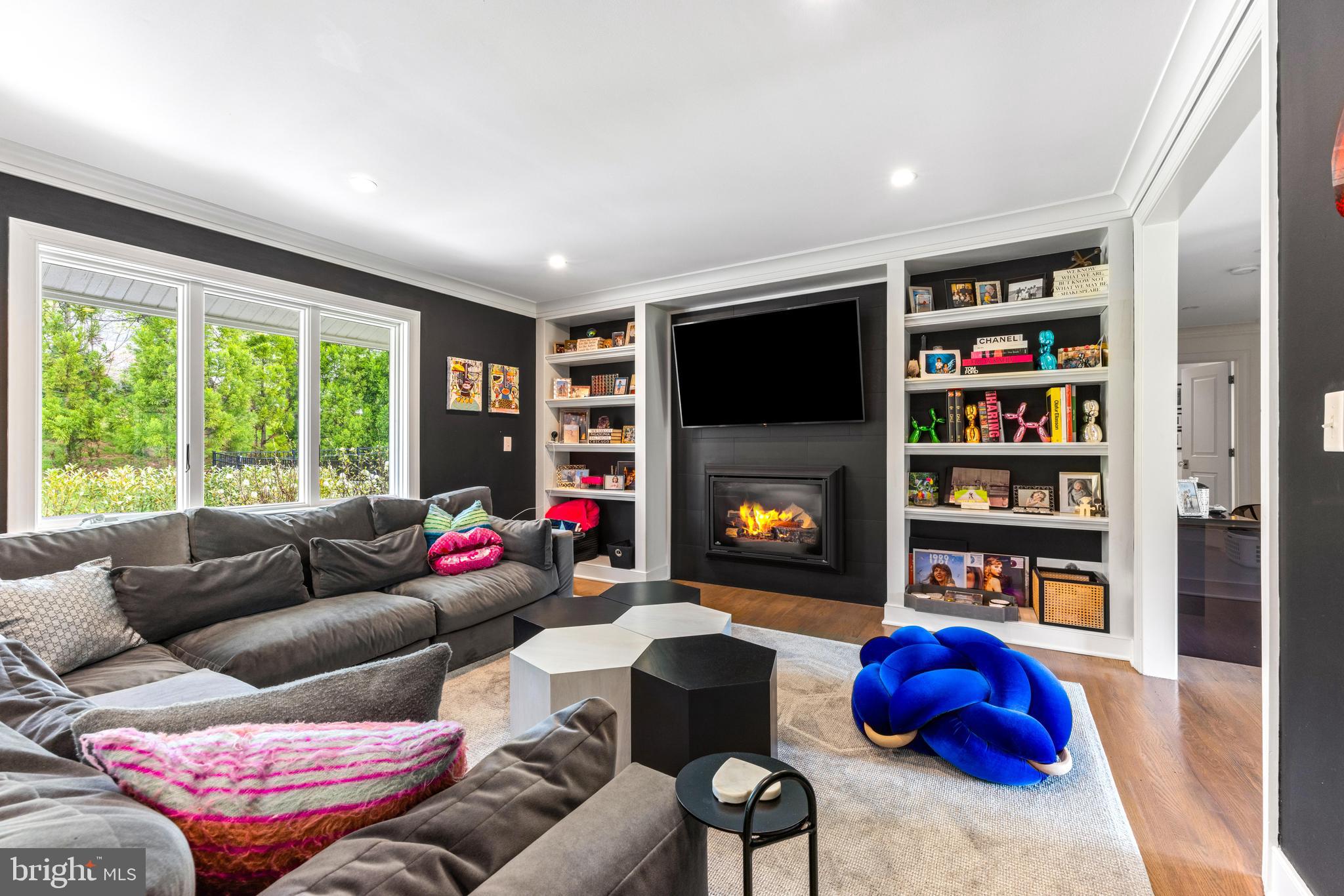 JONATHANS DELIGHT - Residential