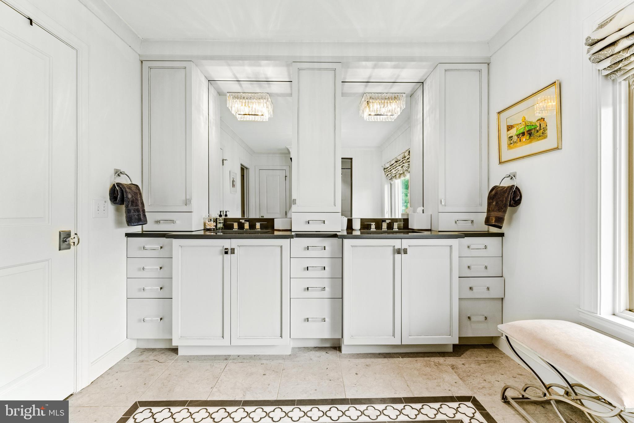 JONATHANS DELIGHT - Residential