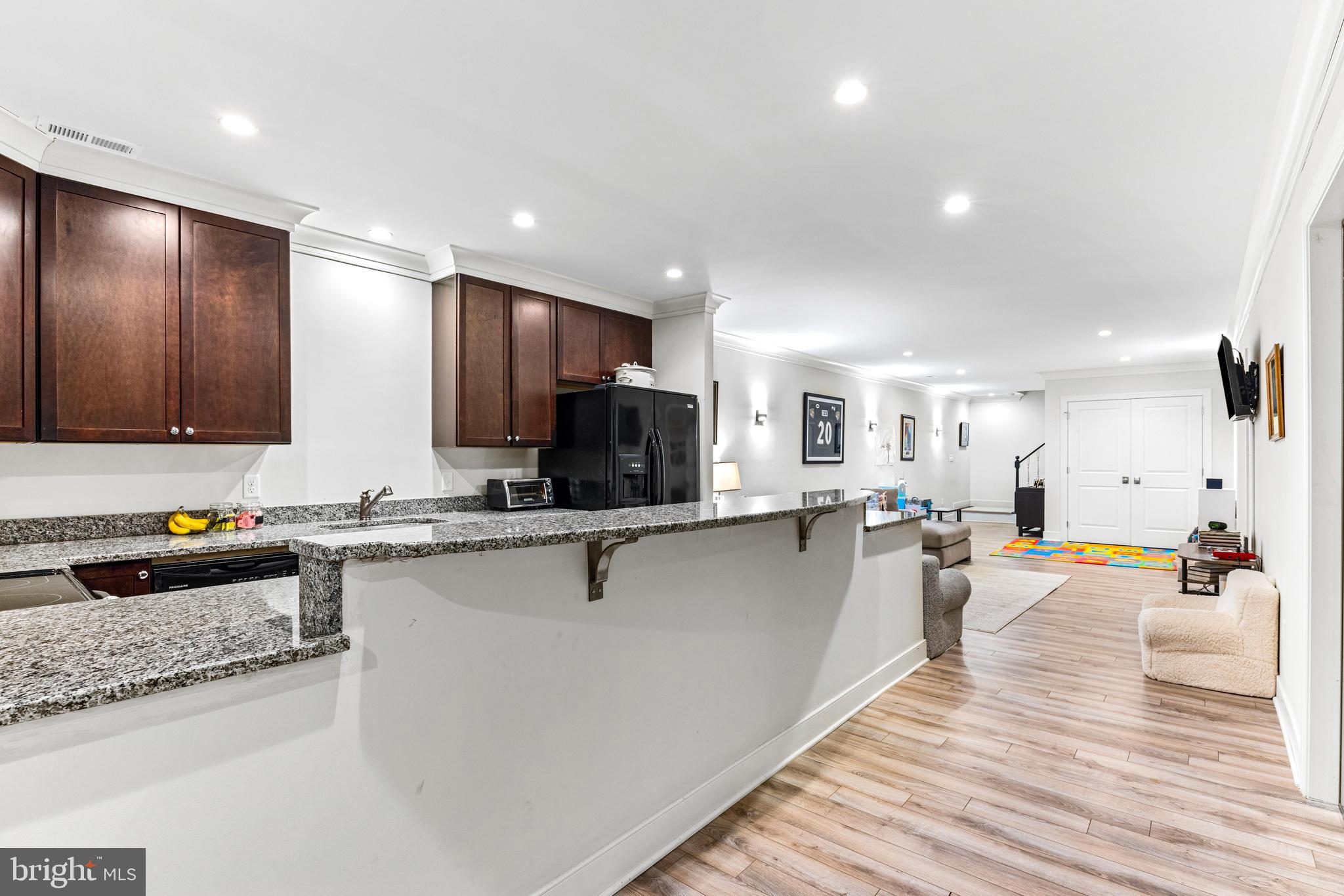 JONATHANS DELIGHT - Residential