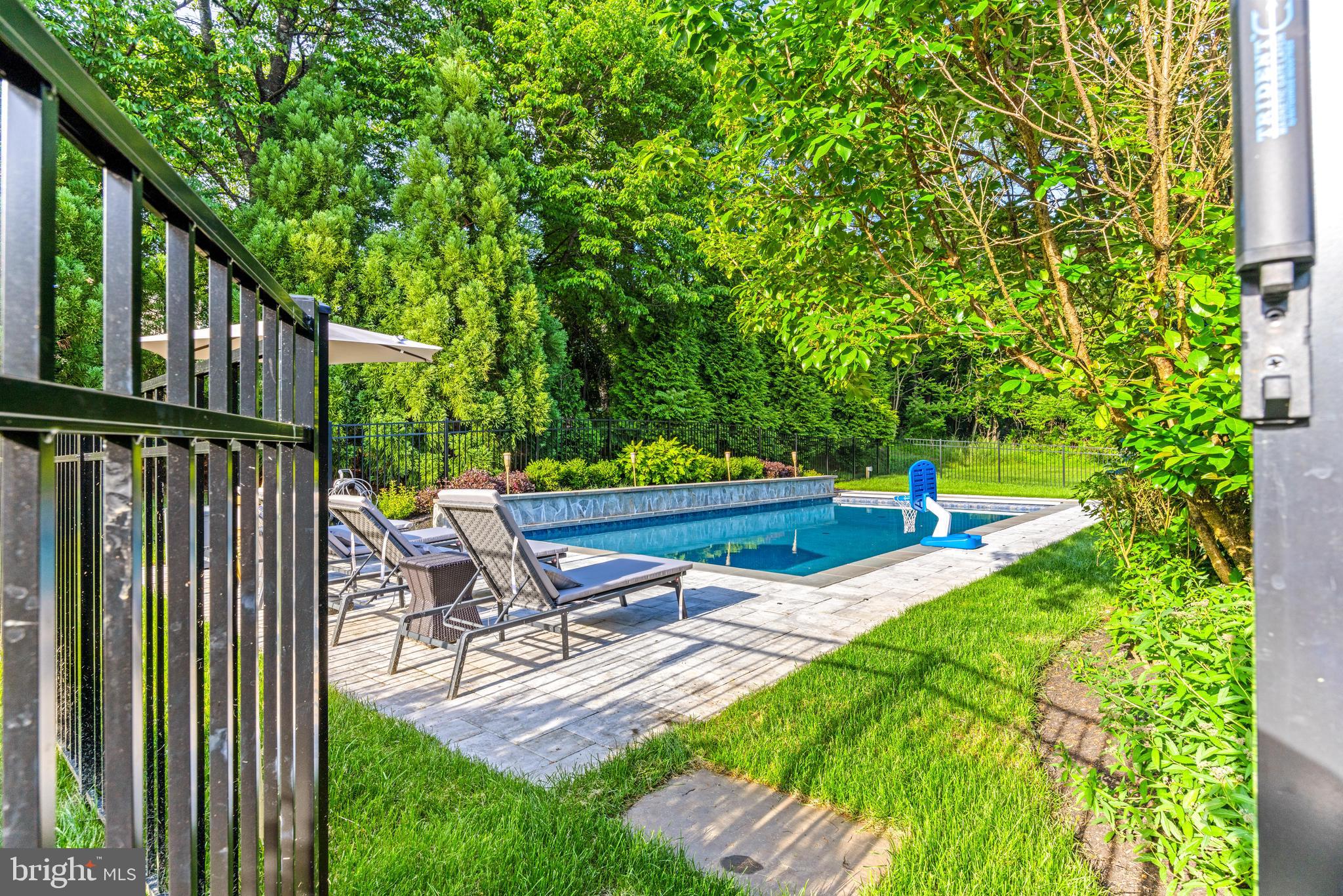 JONATHANS DELIGHT - Residential