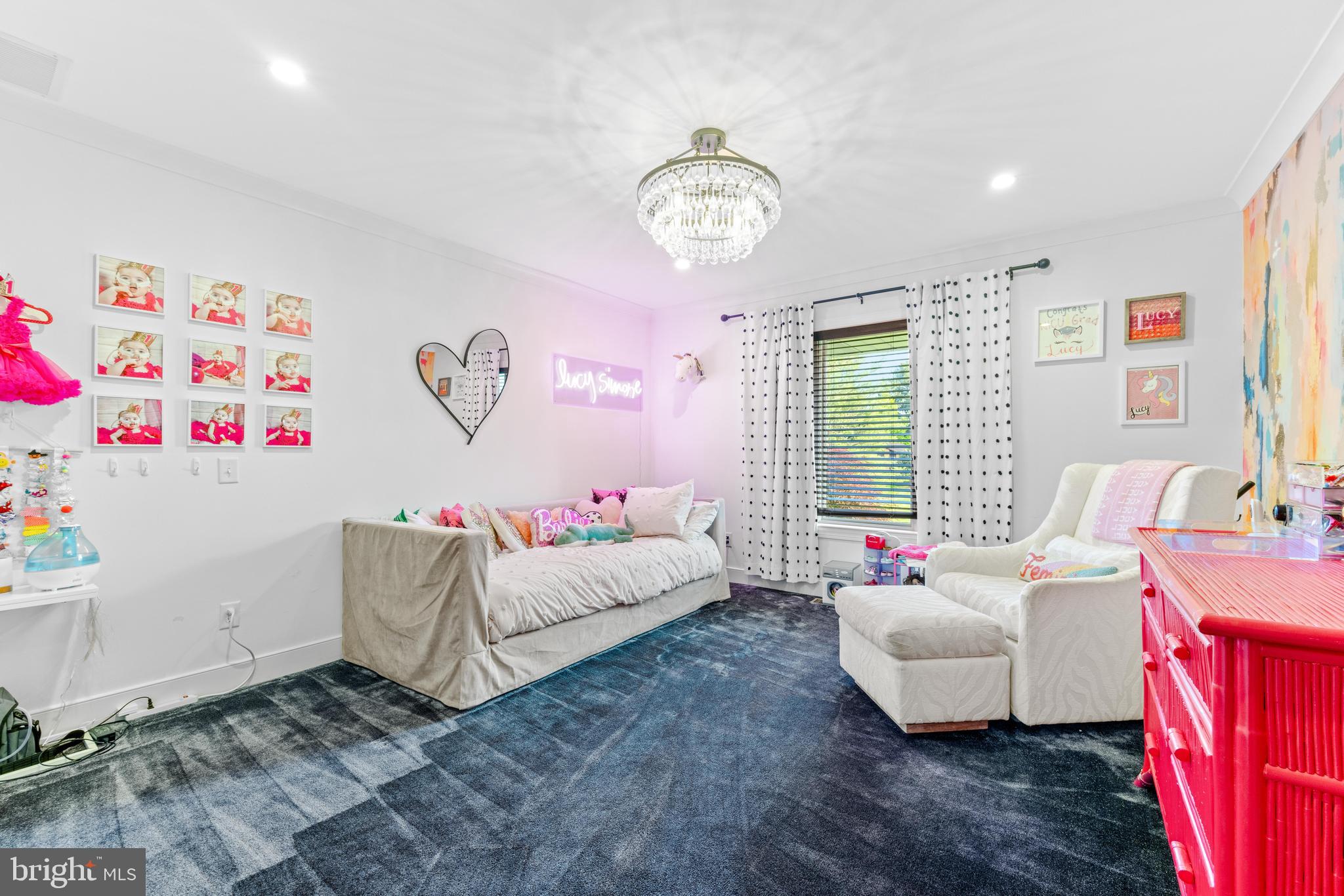 JONATHANS DELIGHT - Residential