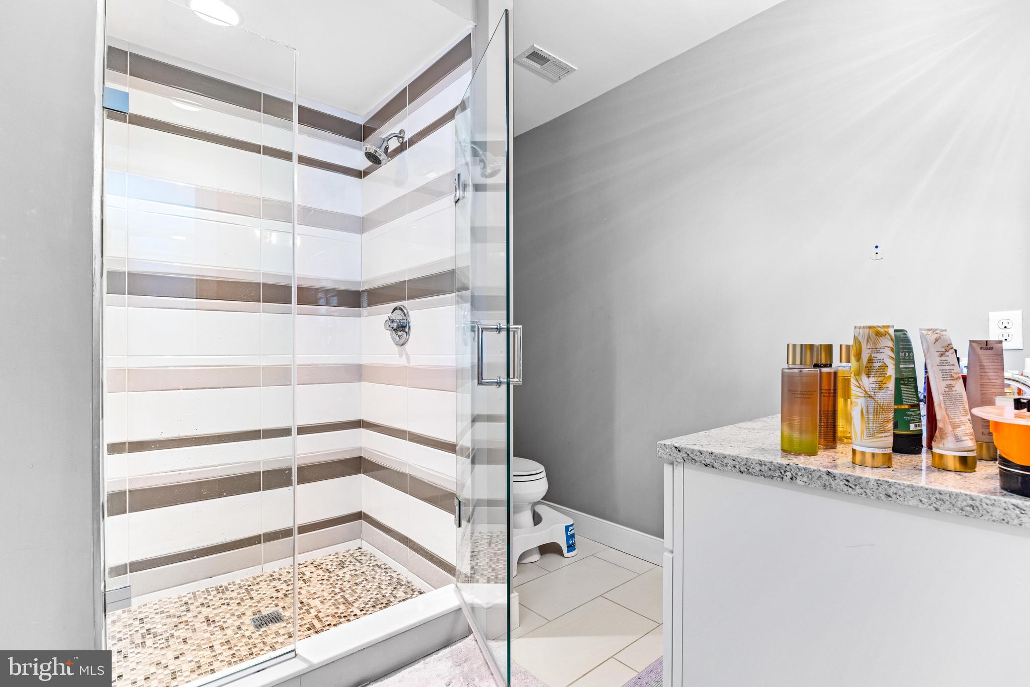 JONATHANS DELIGHT - Residential