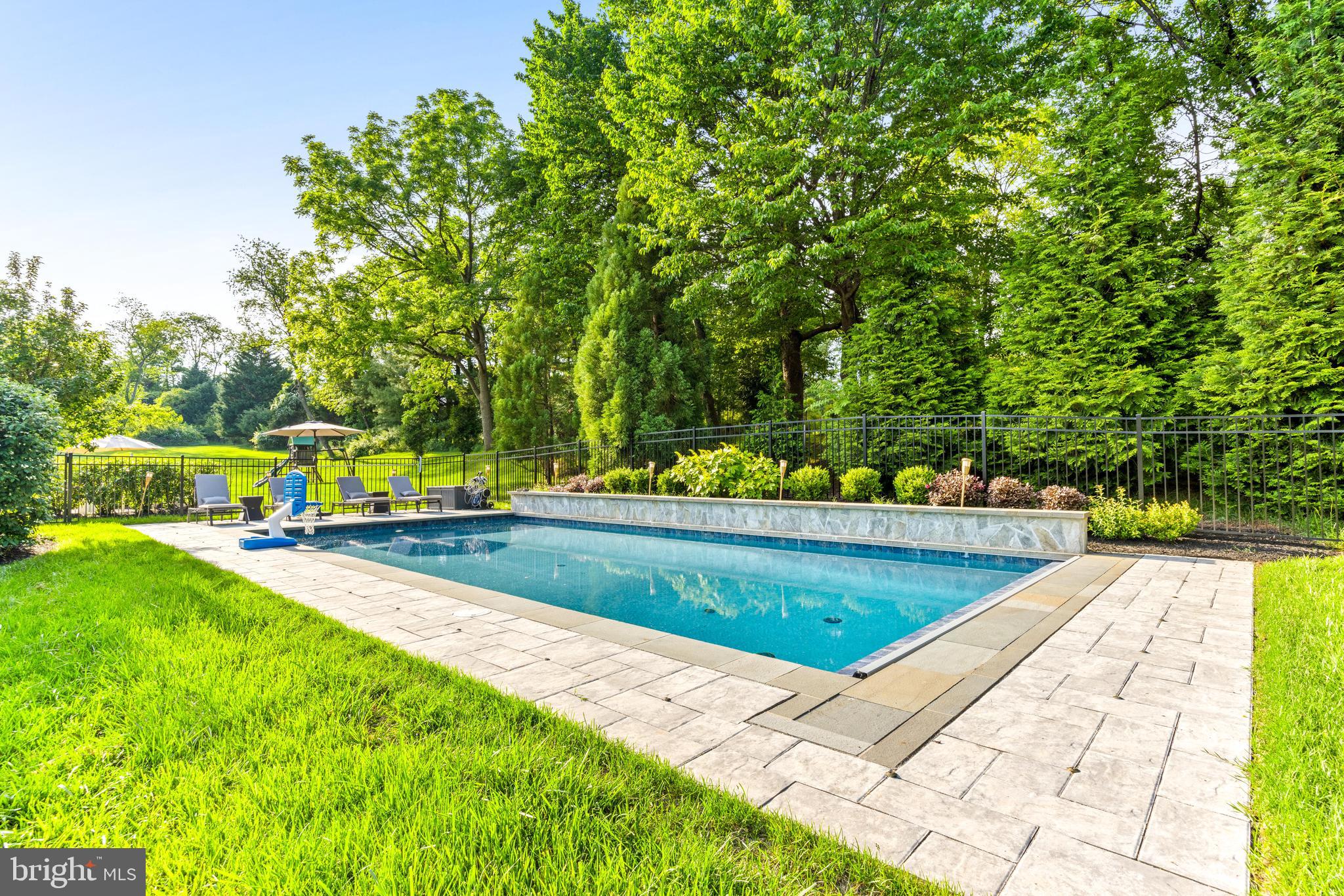 JONATHANS DELIGHT - Residential